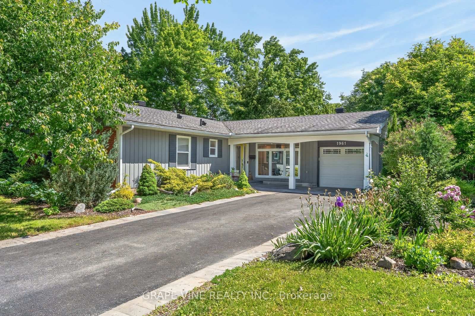 1961 OAKDEAN Crescent, Ottawa, ON