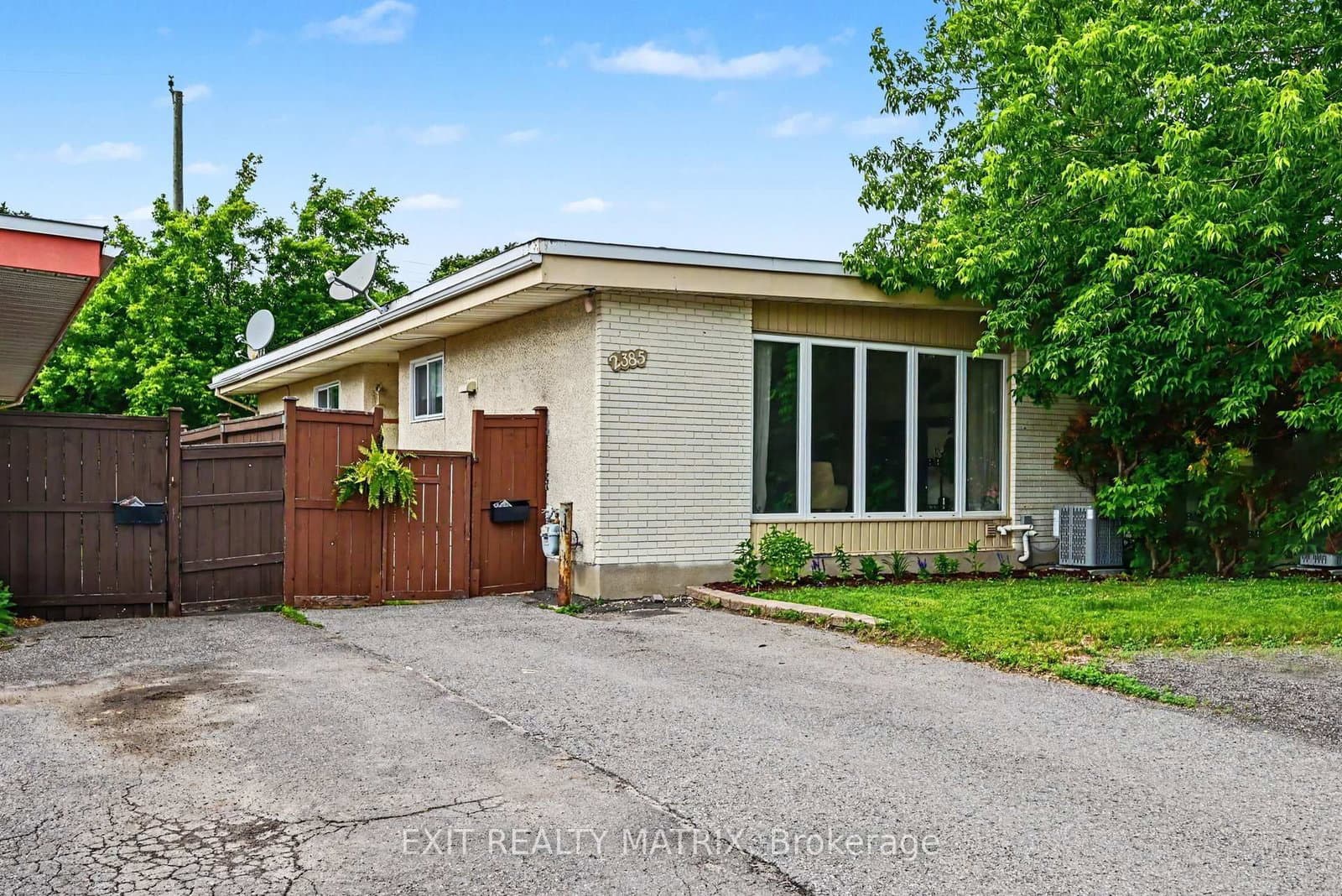 2385 Walkley Road, Ottawa, ON