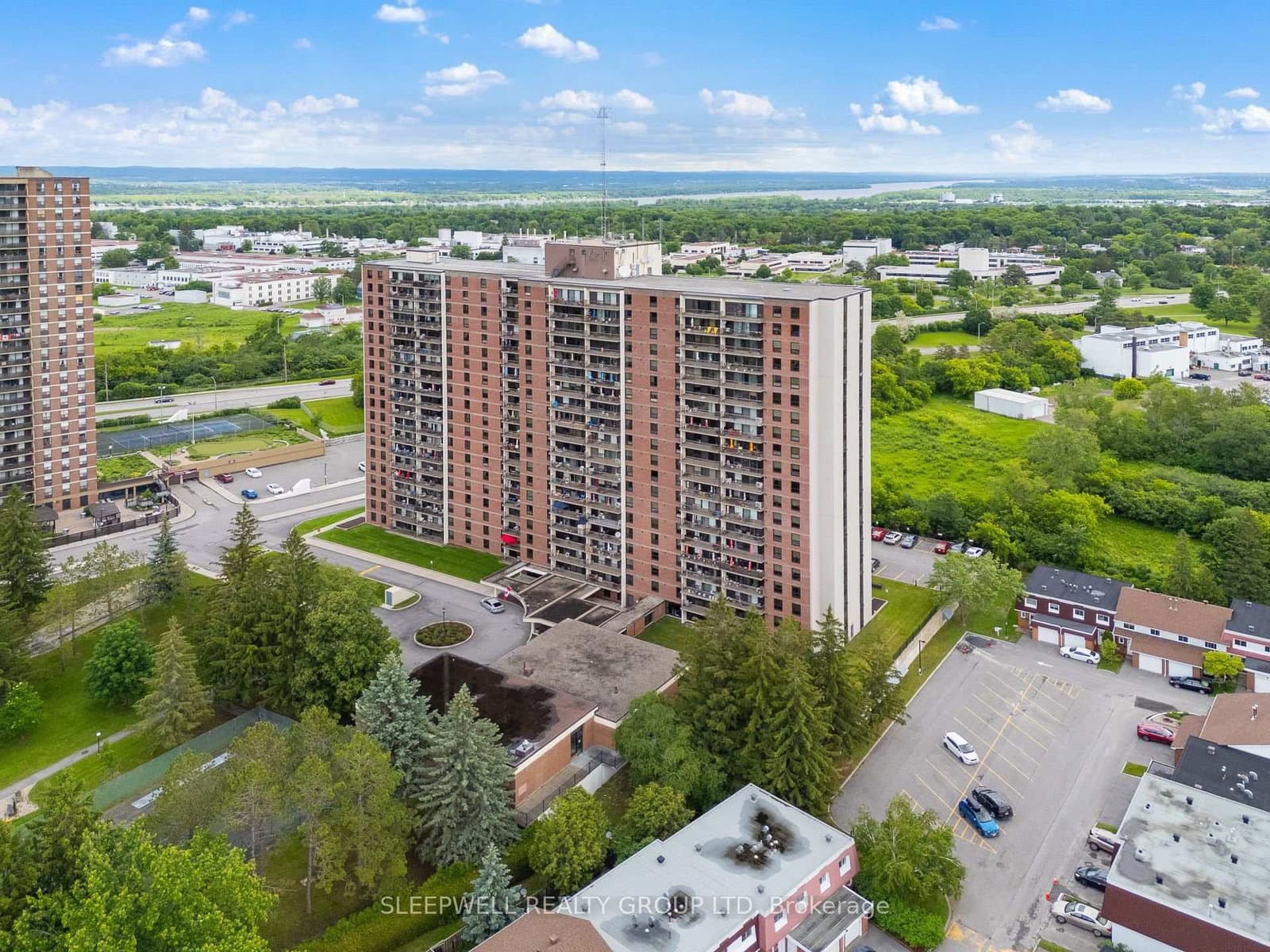 712 - 665 Bathgate Drive, Ottawa, ON