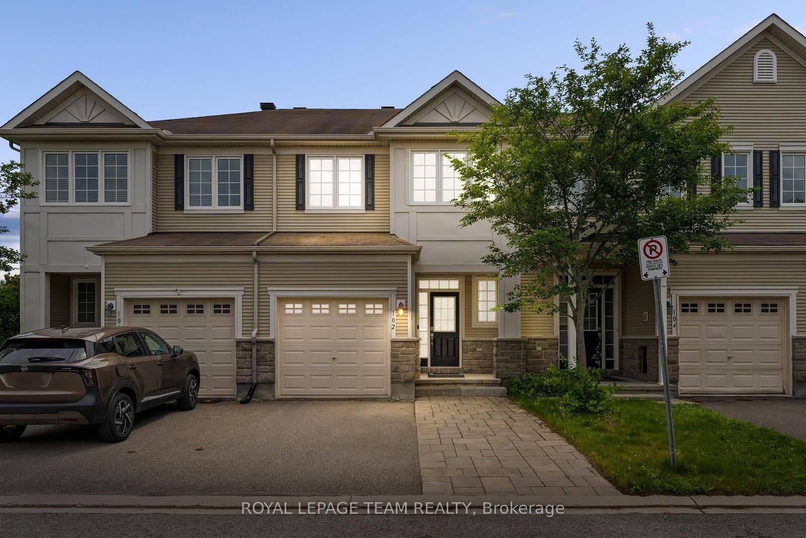 102 Lochnaw Private, Ottawa, ON