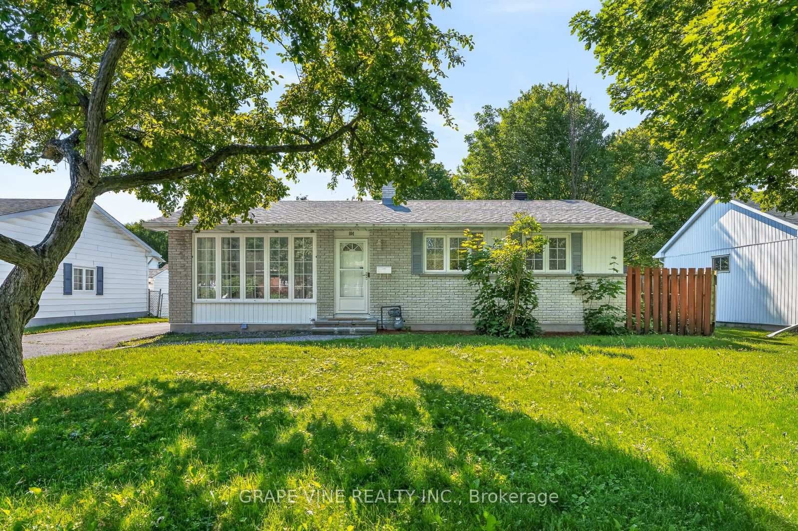 104 Oriole Avenue, Kanata, ON