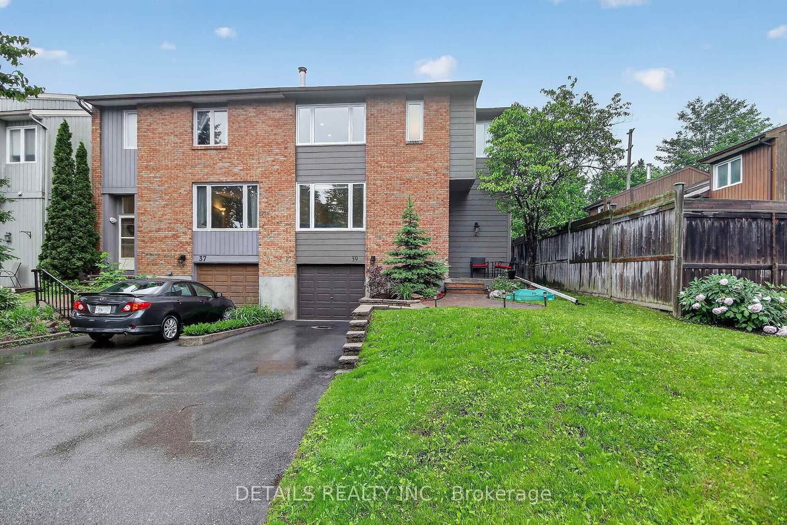 39 Sandhurst Court, Ottawa, ON