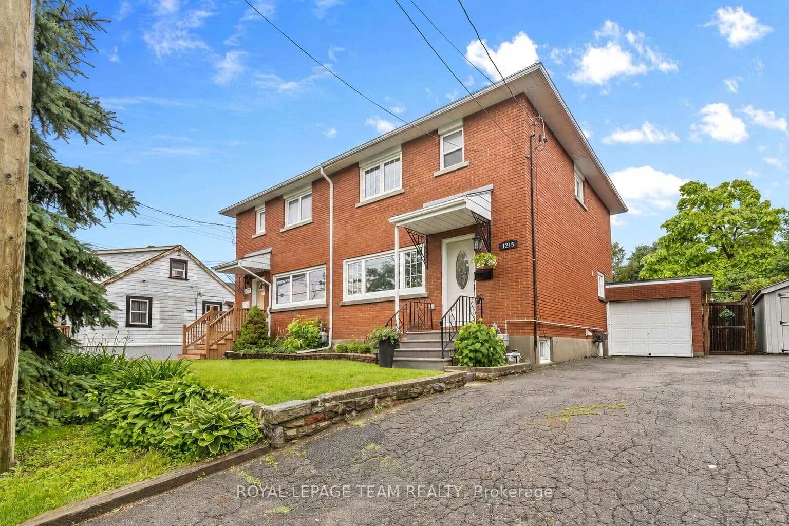 1215 Emperor Avenue, Ottawa, ON