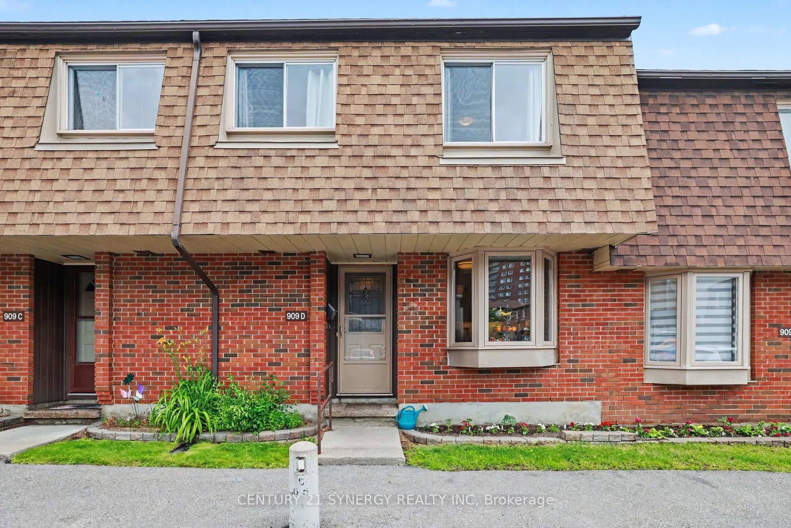 909D Elmsmere Road, Ottawa, ON