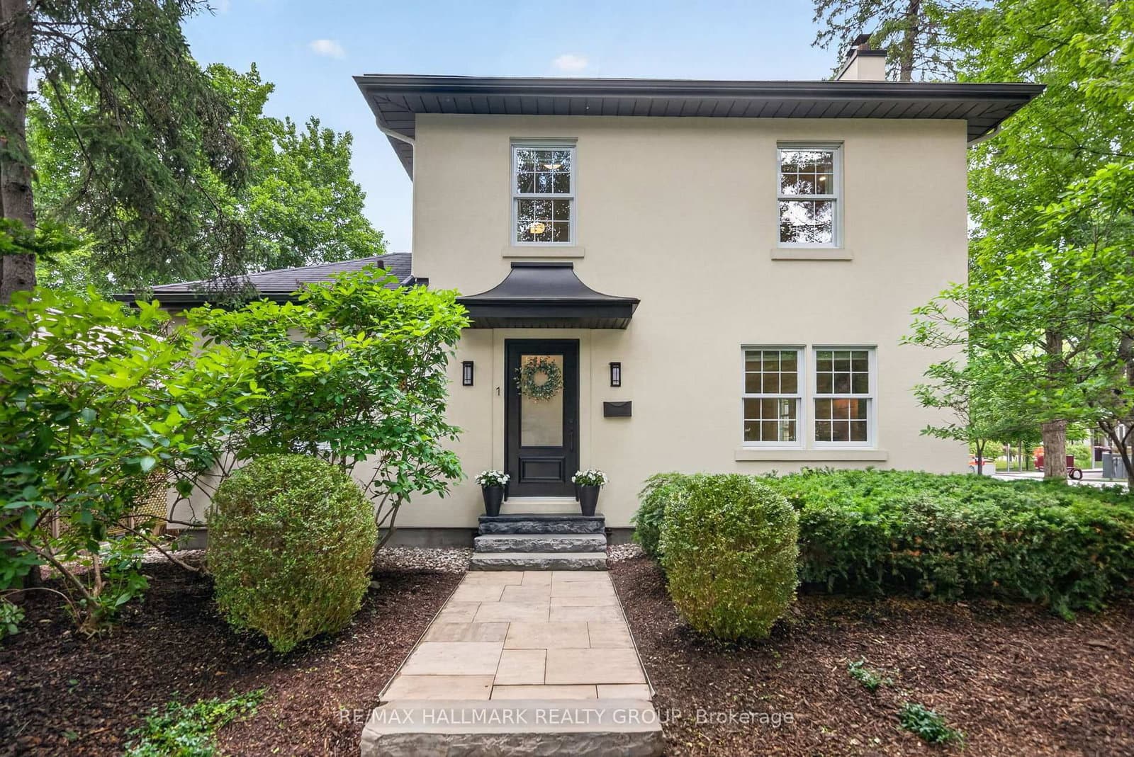 1 BEDFORD Crescent, Ottawa, ON