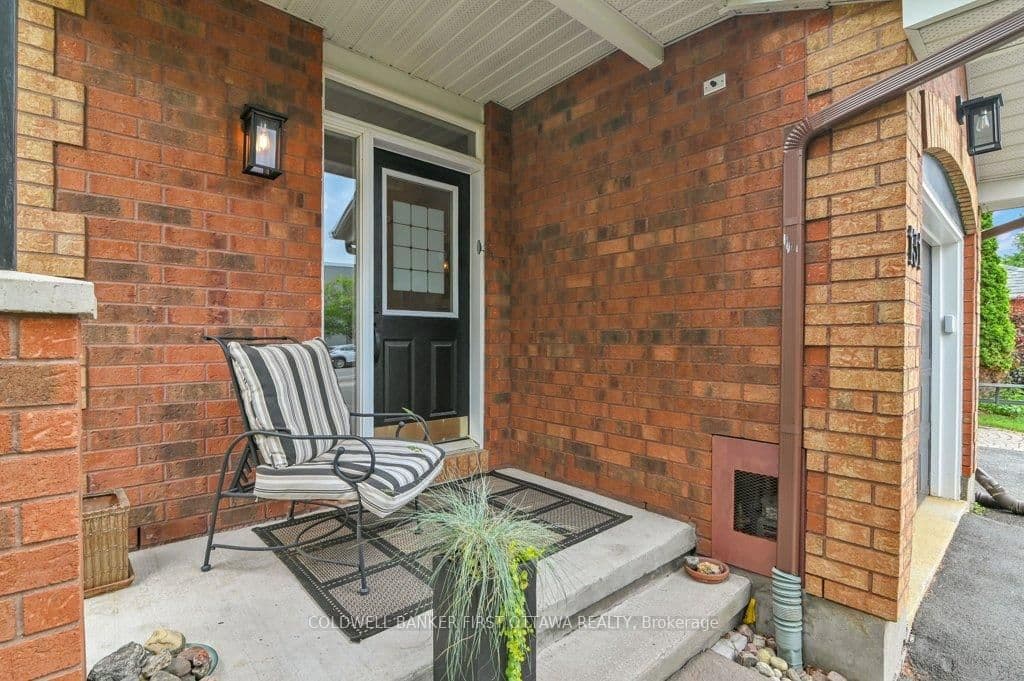 131 Hearst Way, Ottawa, ON — photo 2