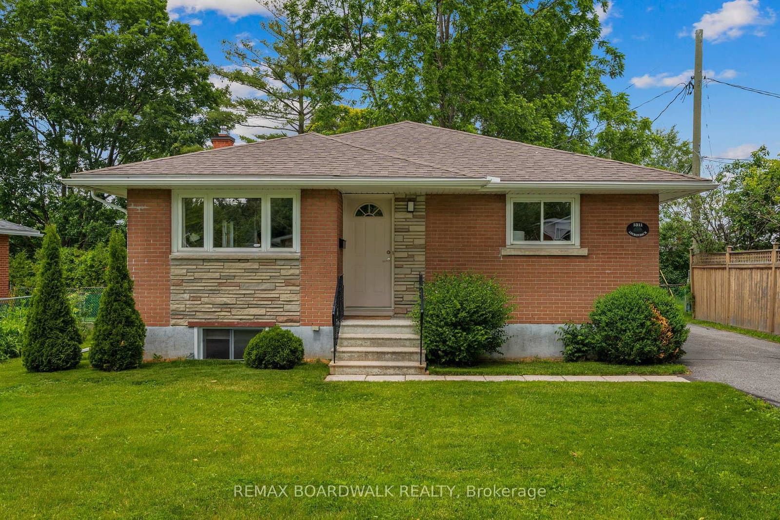 1311 Adirondack Drive, Ottawa, ON