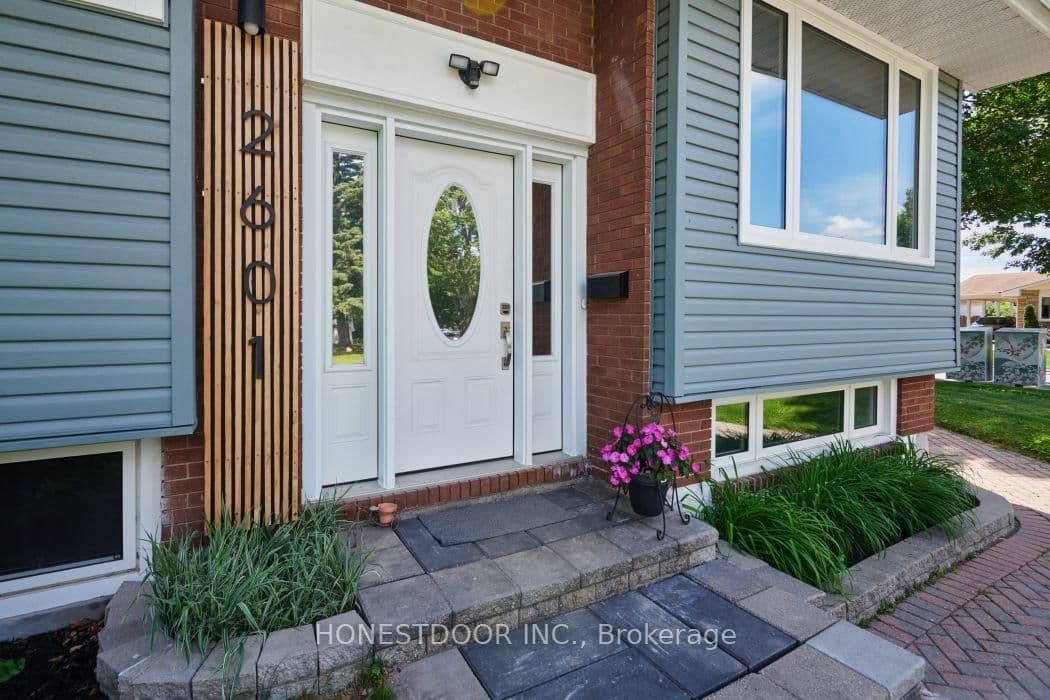 2601 Needham Crescent, Ottawa, ON — photo 2