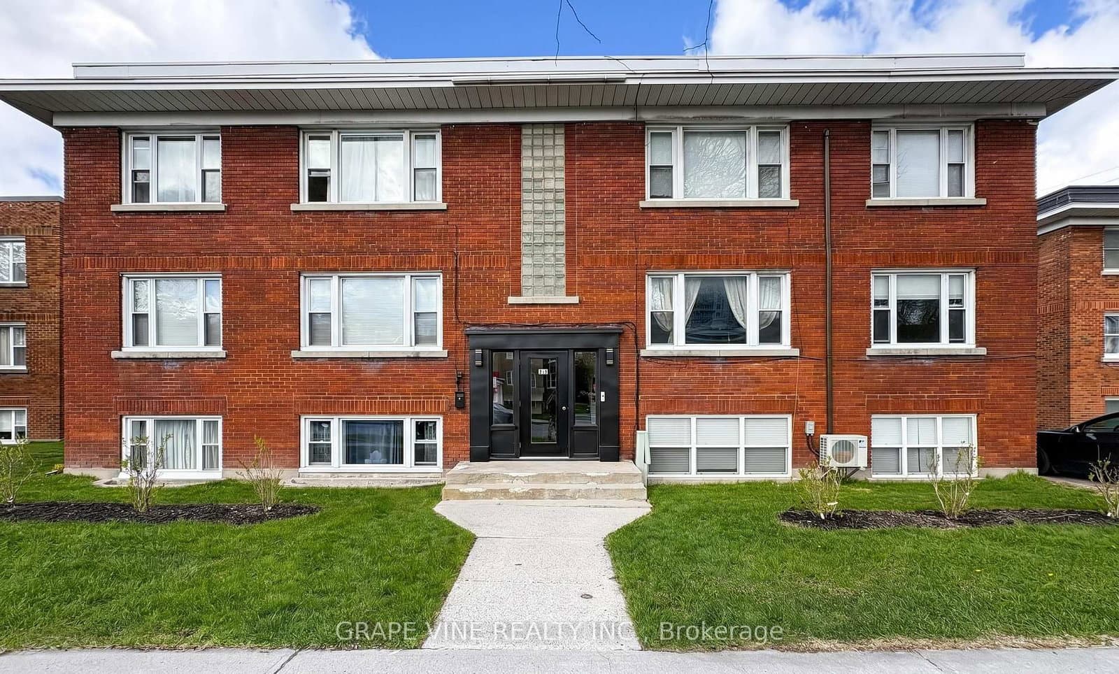 824 Kirkwood Avenue, Ottawa, ON