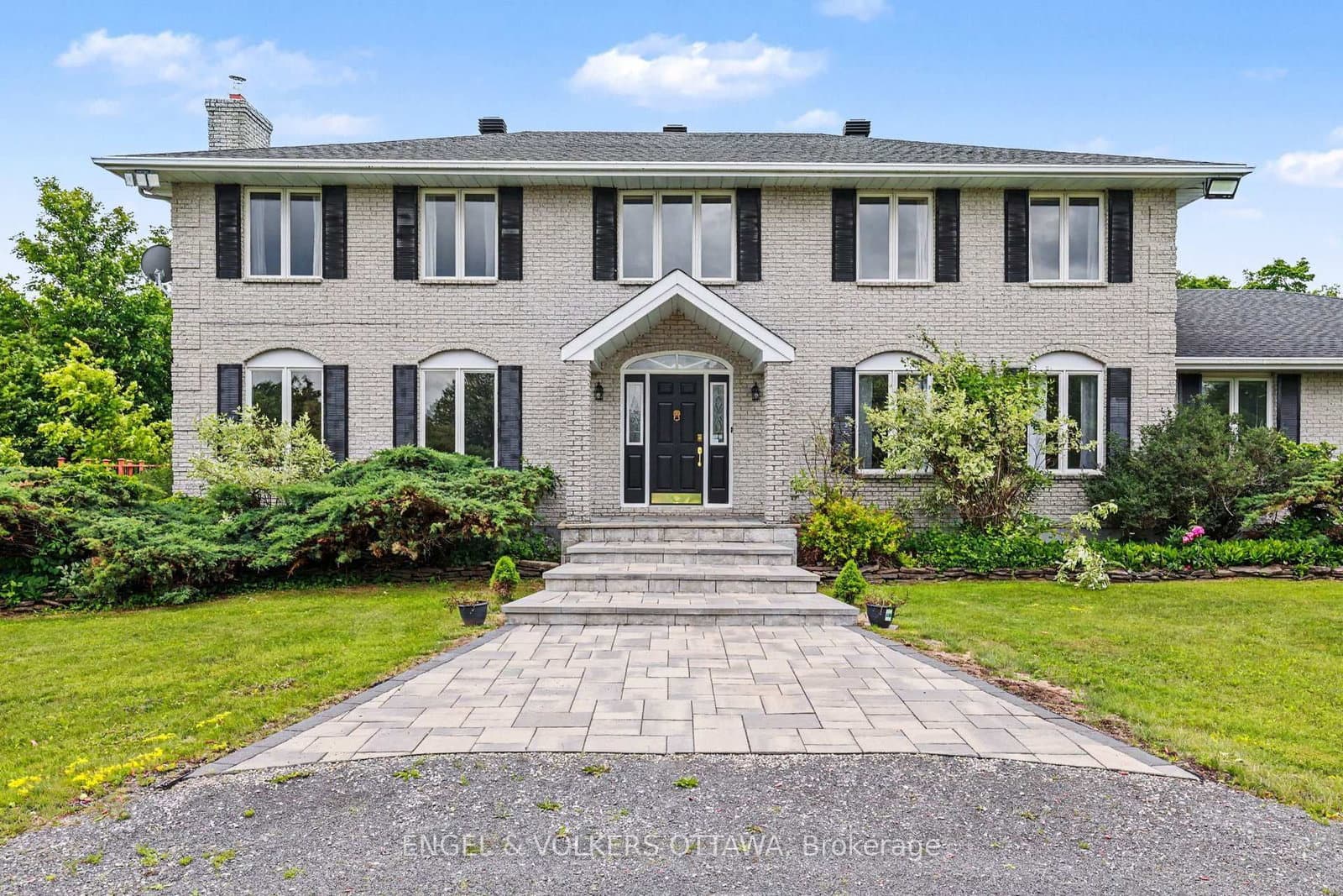2025 Sixth Line Road, Ottawa, ON