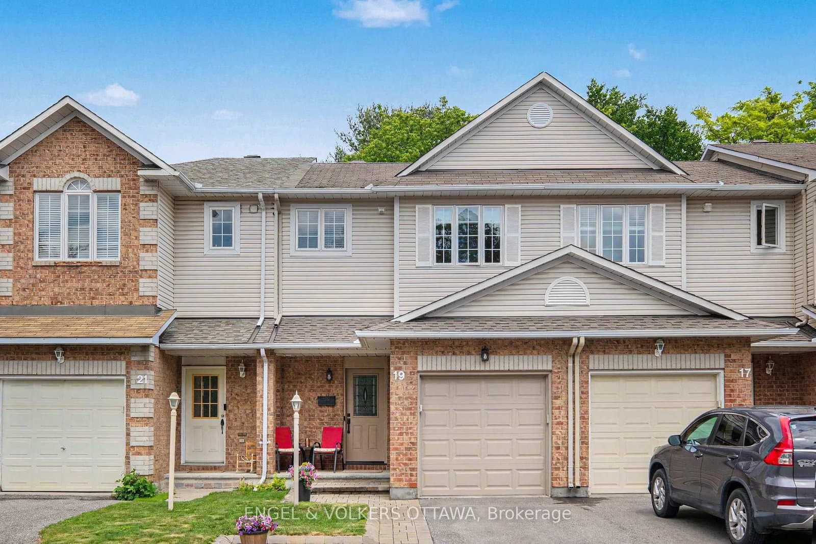19 Riverbank Court, Stittsville, ON