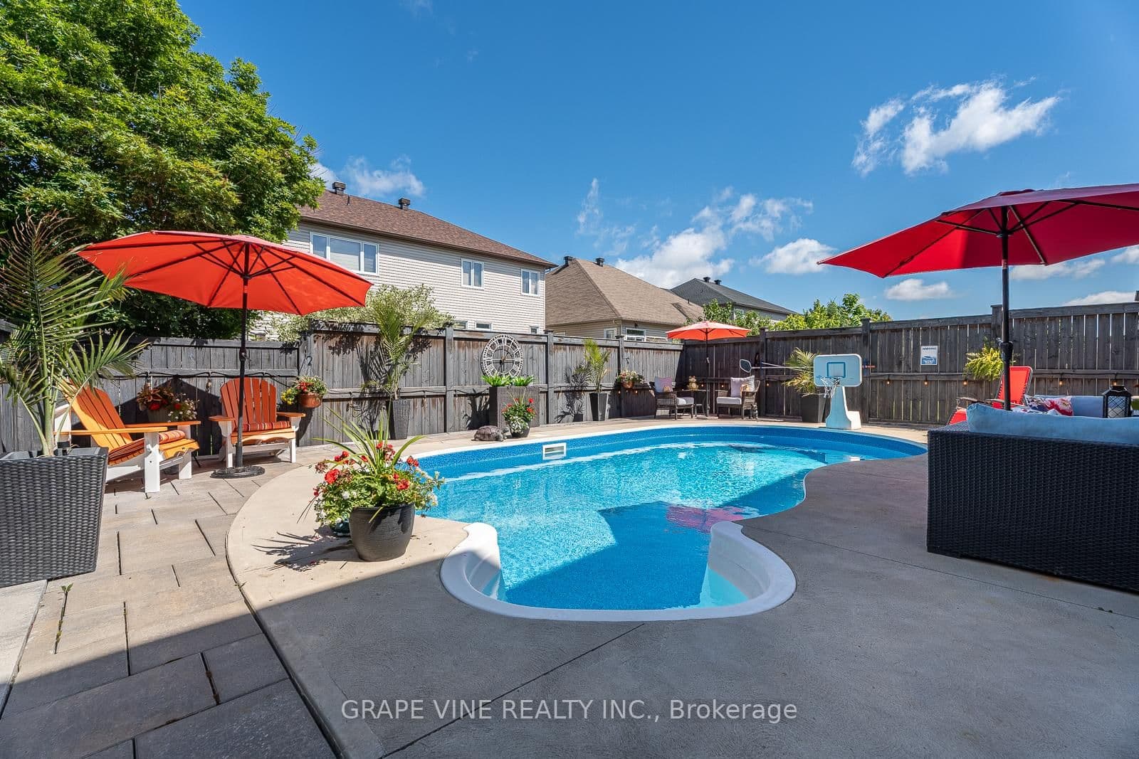 523 Adamson Crescent, Ottawa, ON — photo 3