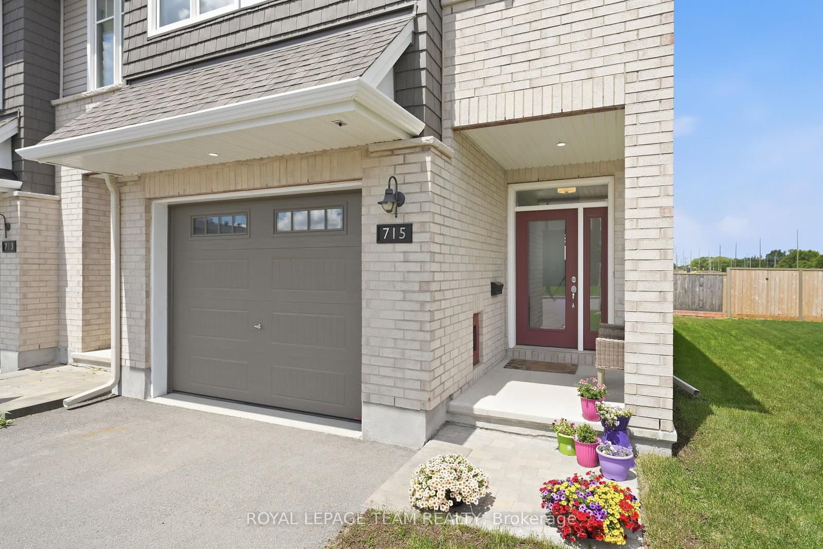 715 Maverick Crescent, Ottawa, ON — photo 2