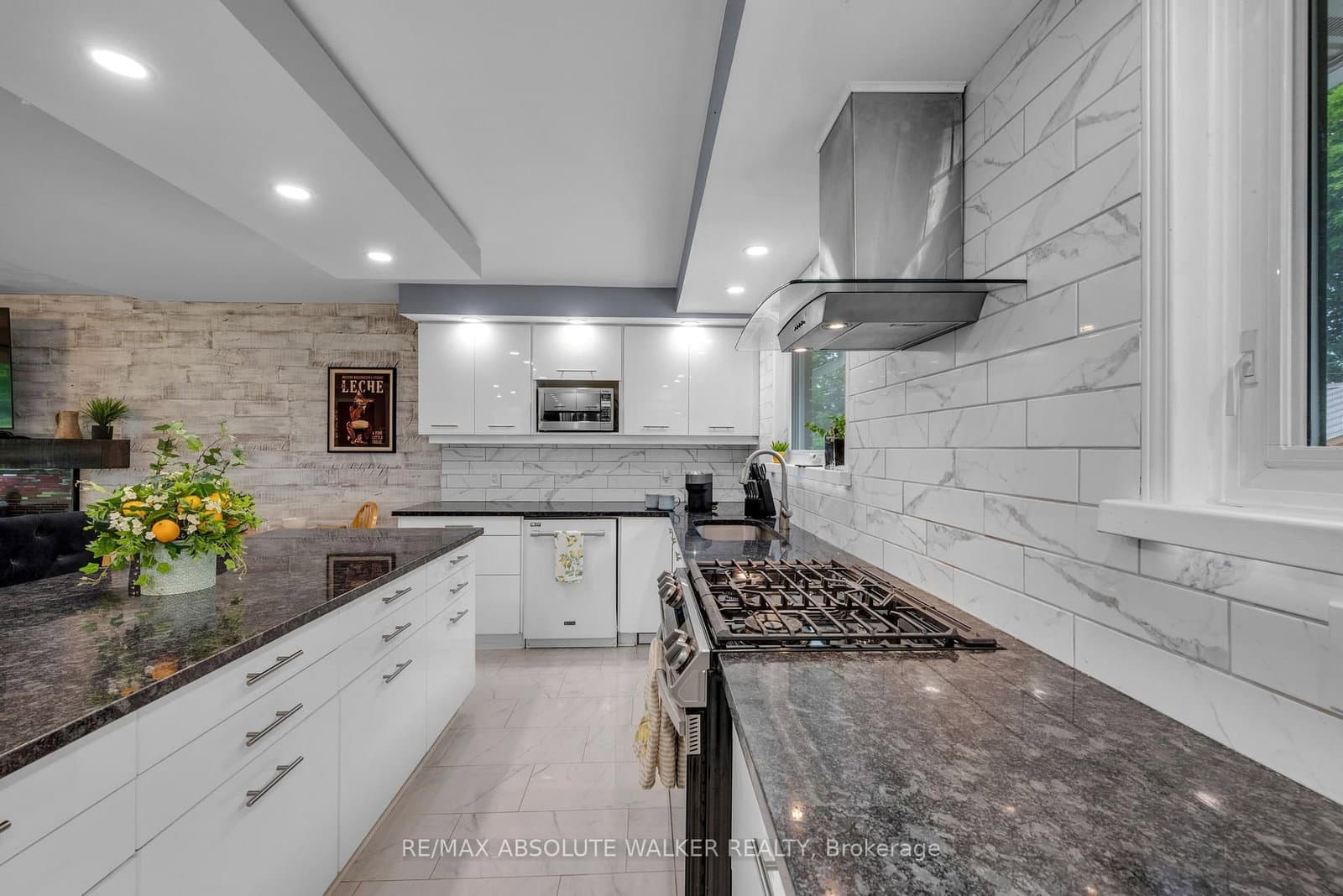 1099 Minnetonka Road, Ottawa, ON — photo 2