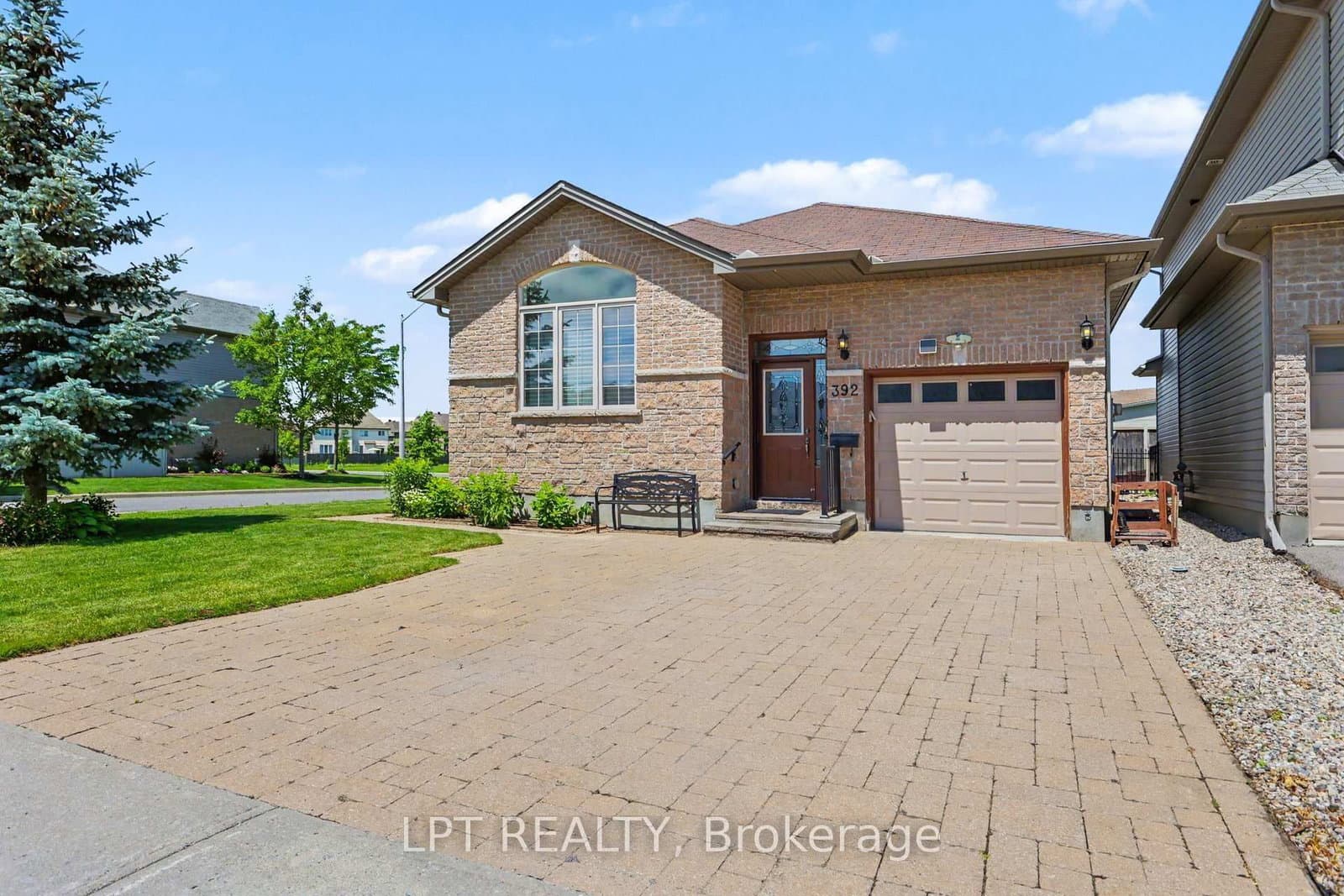 392 Bamburgh Way, Ottawa, ON — photo 2