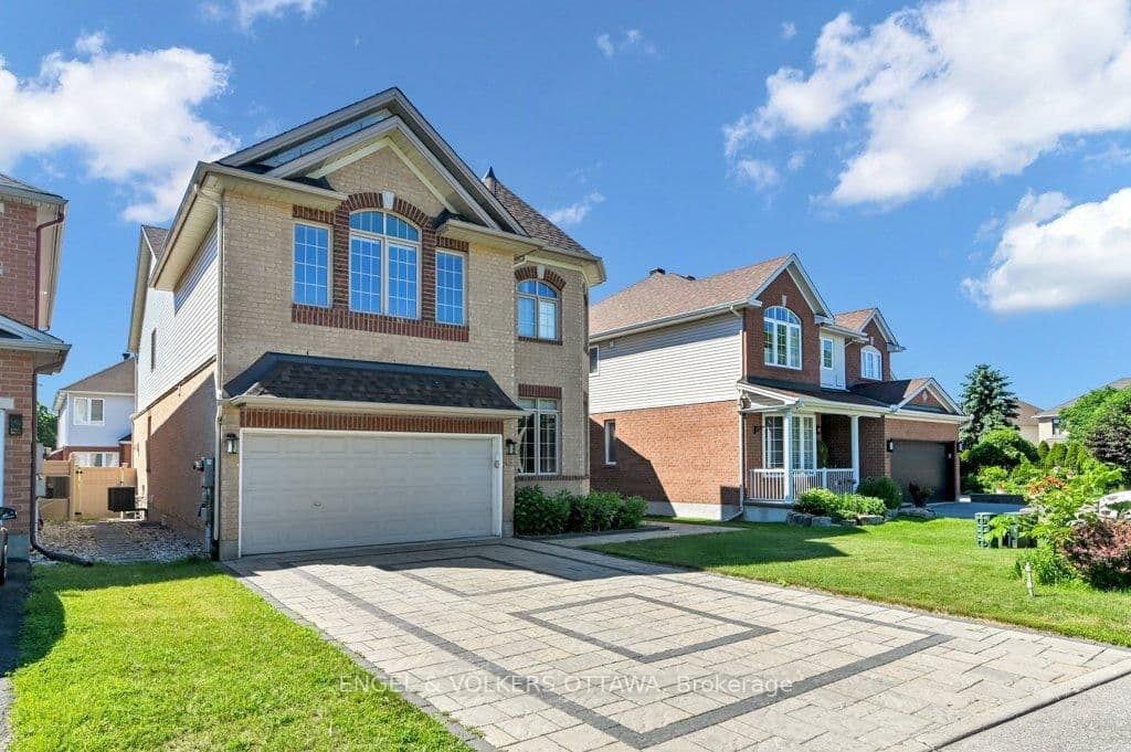 49 Grenwich Circle, Ottawa, ON — photo 2