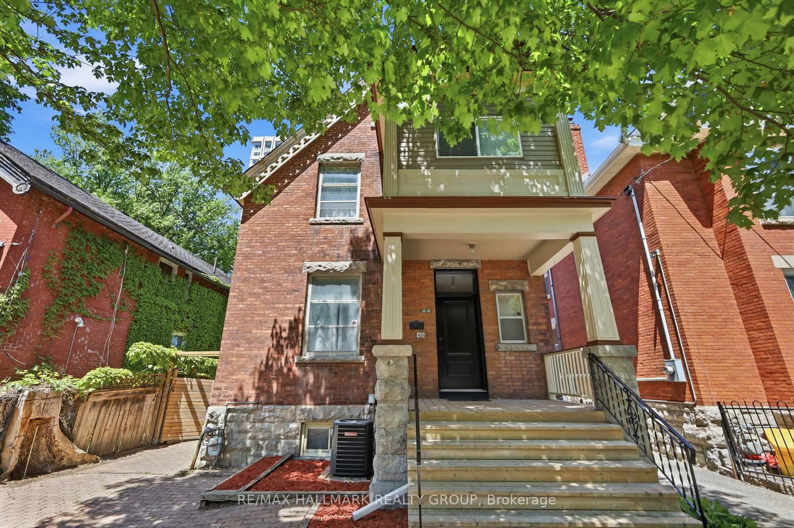 419 BESSERER Street, Ottawa, ON — photo 3