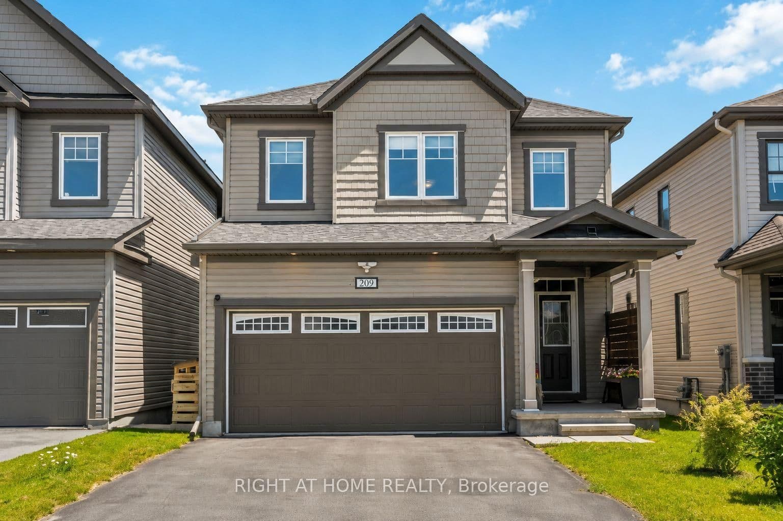 209 Quarter Horse Street, Stittsville, ON