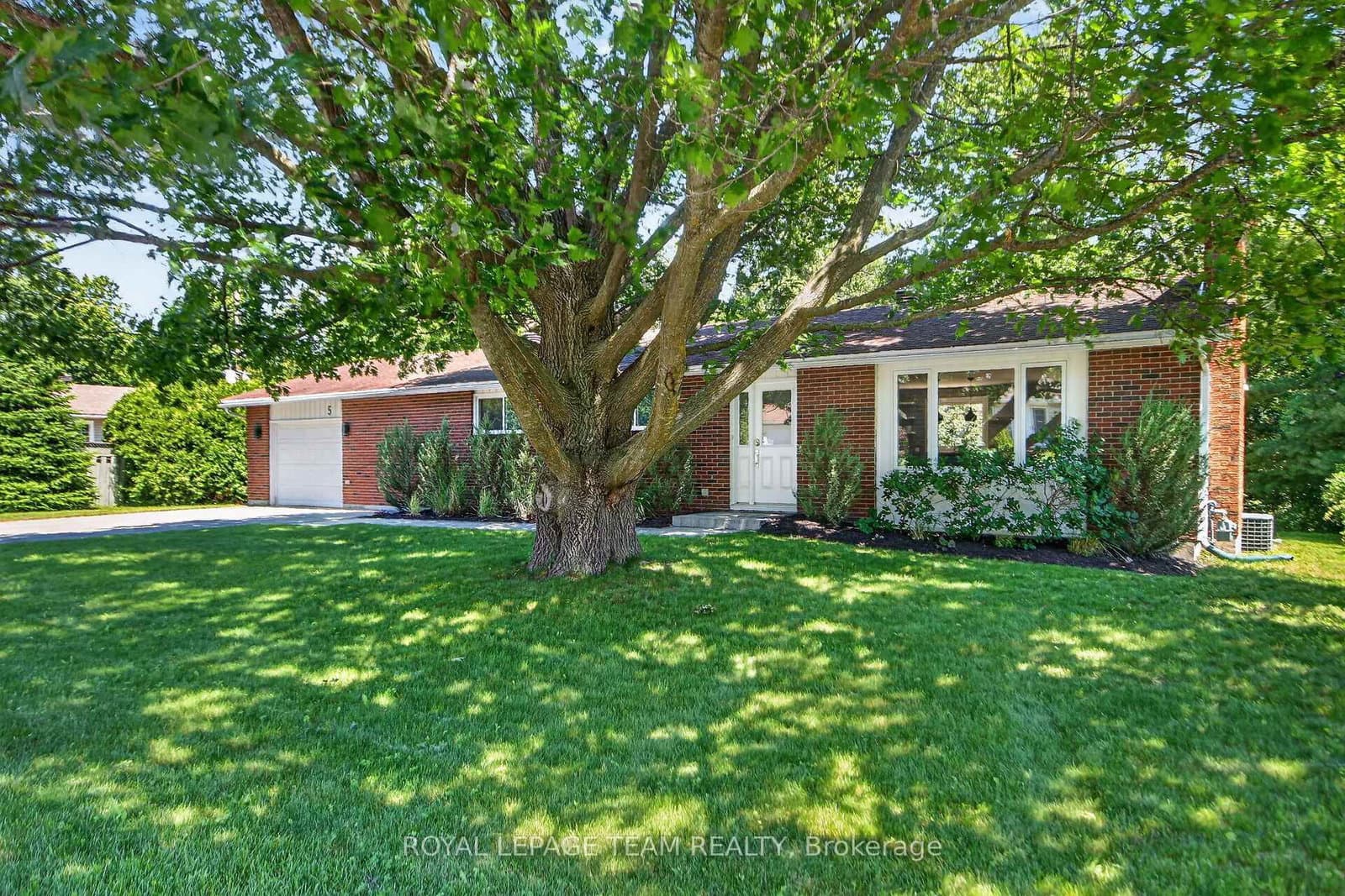5 Caribou Avenue, Stittsville, ON