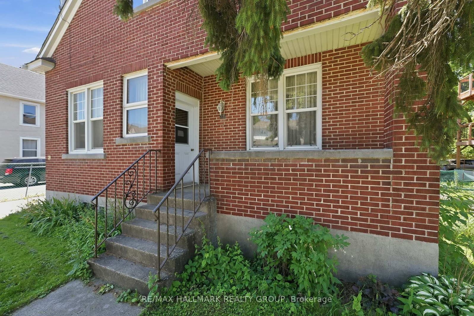70 Queen Mary Street, Ottawa, ON — photo 3