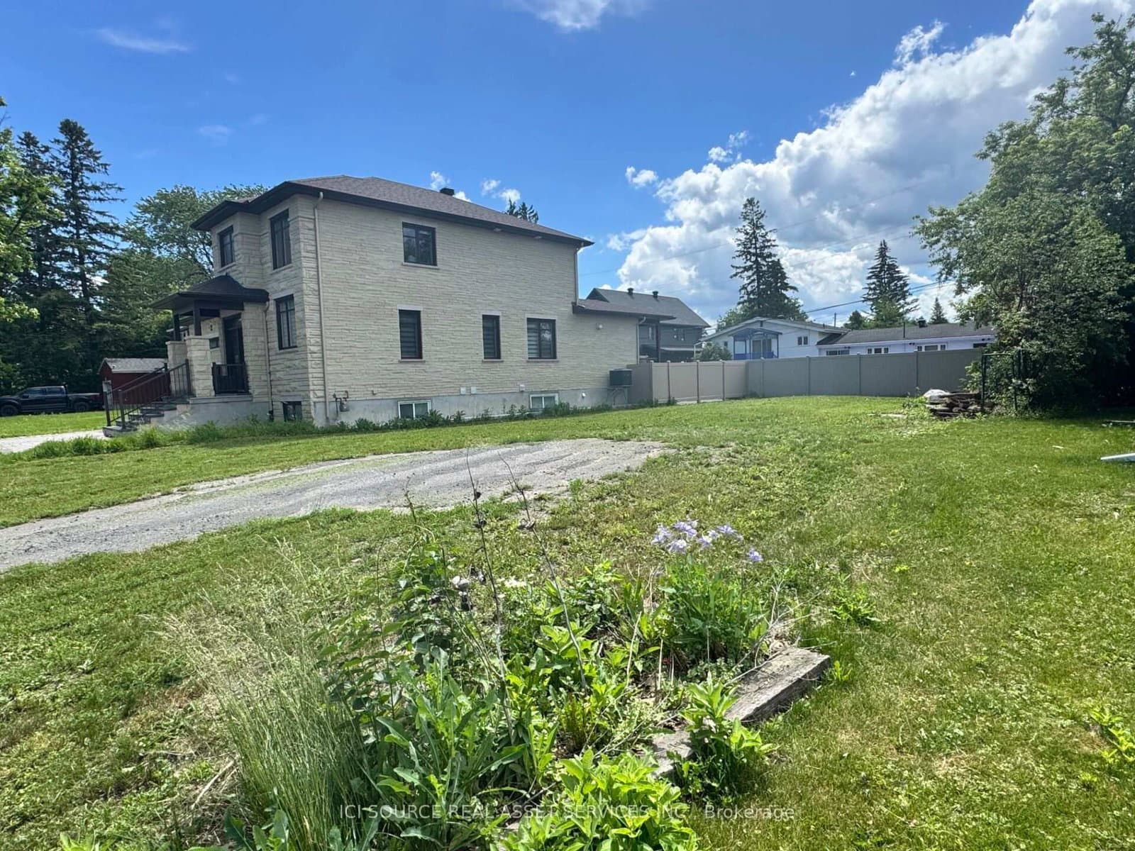 410 Smyth Road, Ottawa, ON — photo 2