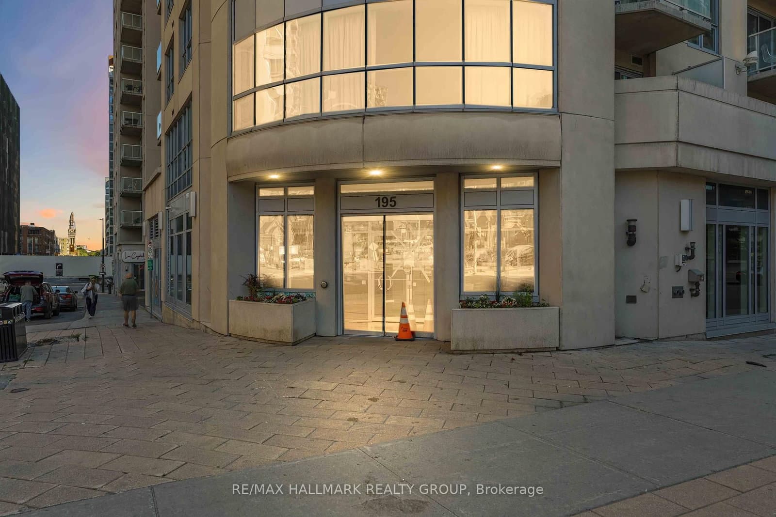 1402 - 195 Besserer Street, Ottawa, ON