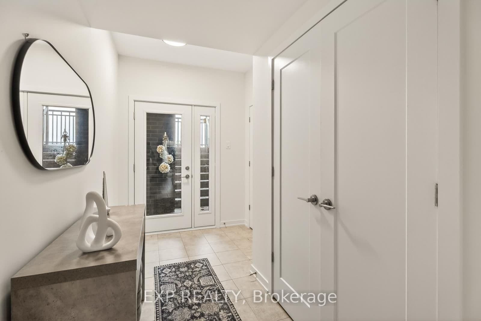 D - 810 Roger Griffiths Avenue, Kanata, ON — photo 2