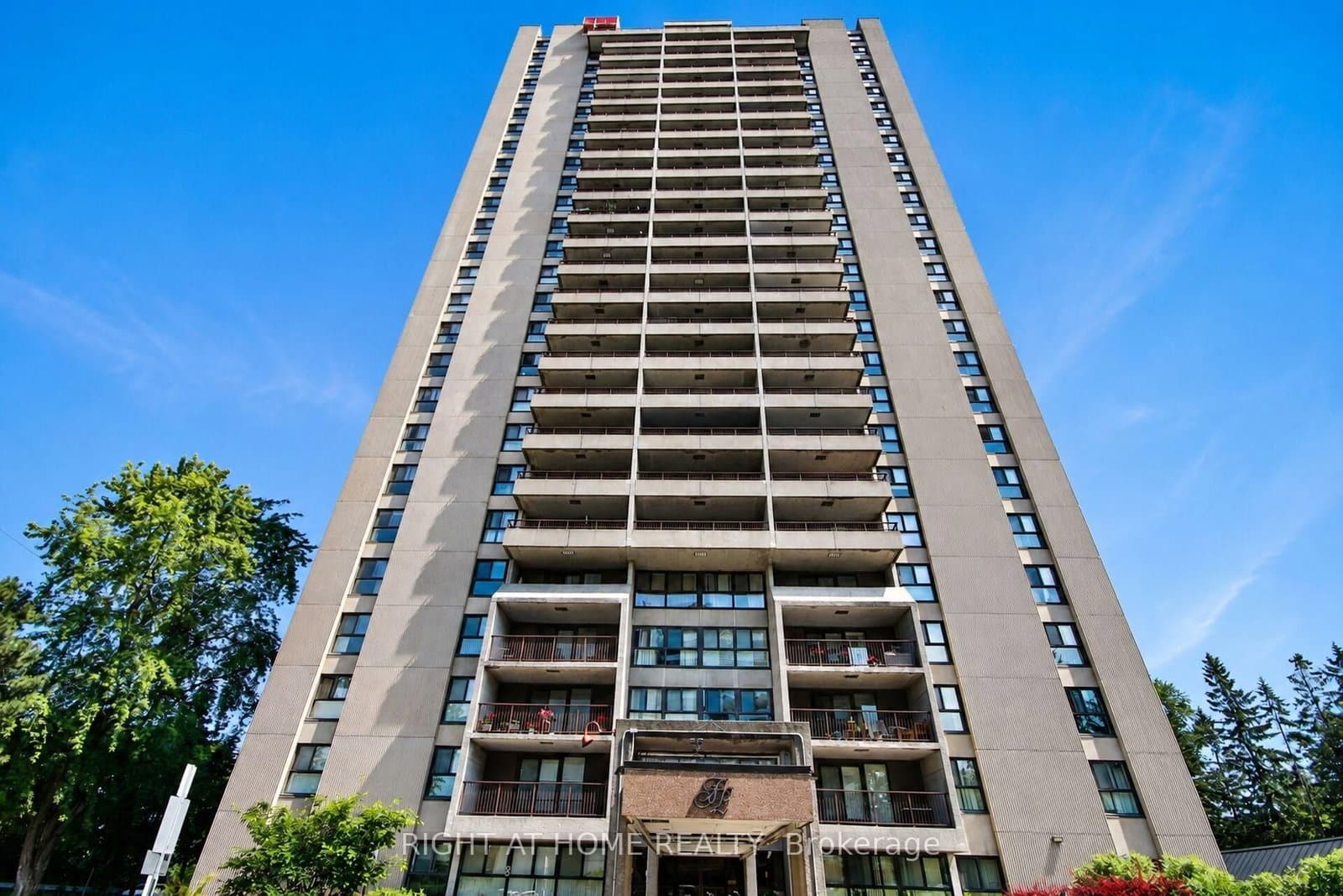 2204 - 1785 Riverside Drive, Ottawa, ON