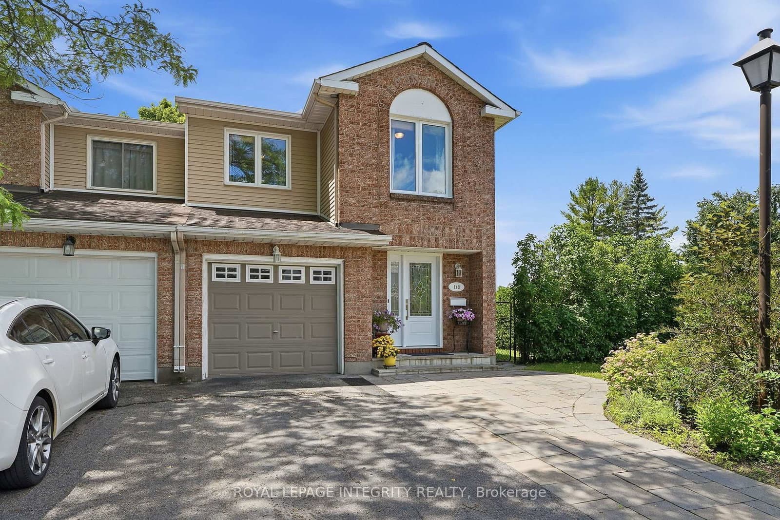 142 Gladecrest Court, Ottawa, ON — photo 2