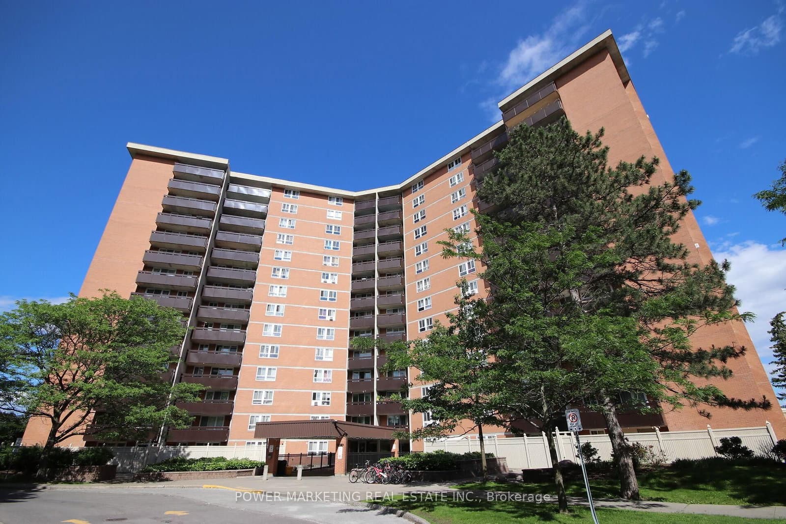 810 - 2020 JASMINE Crescent, Ottawa, ON