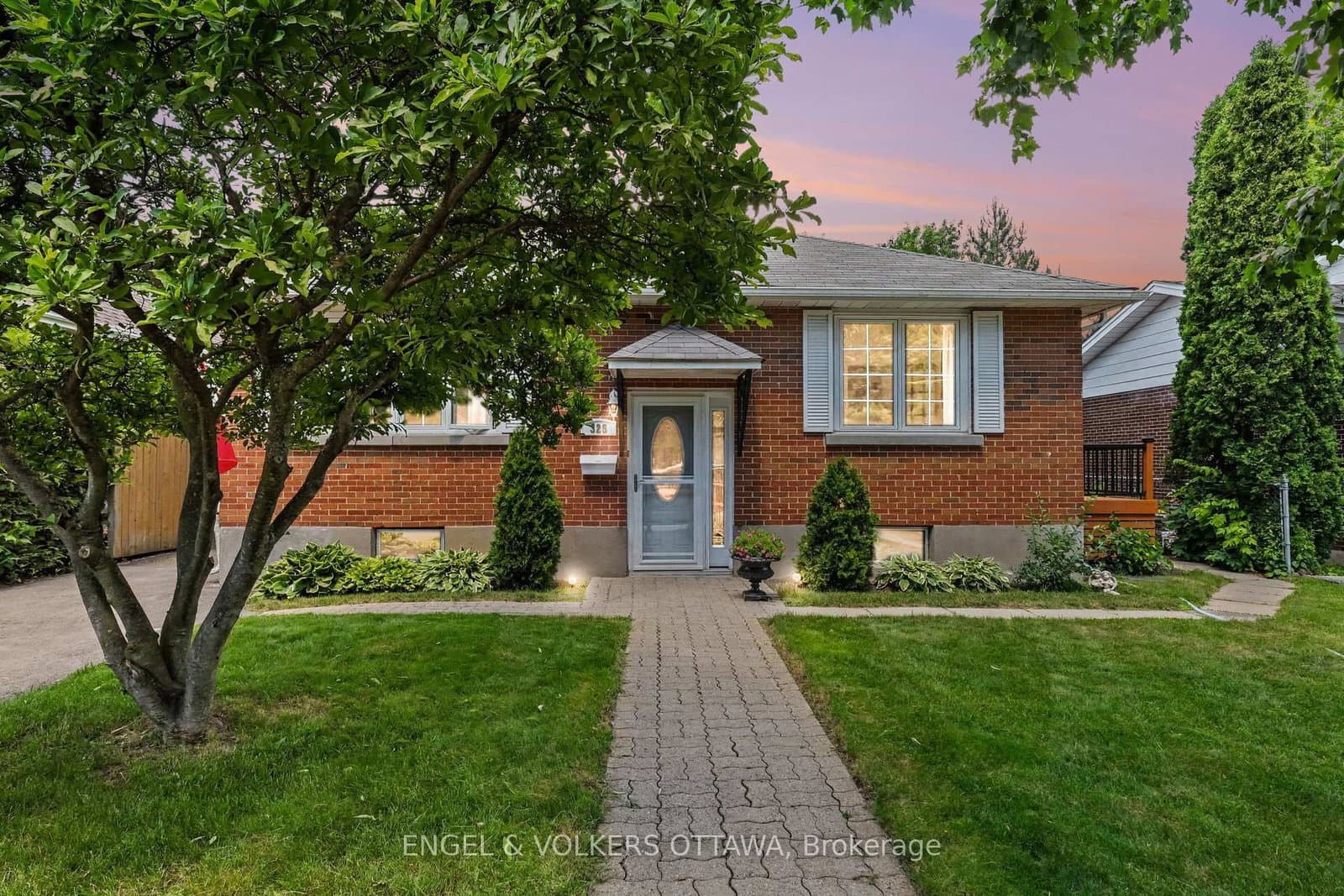 325 Summit Avenue, Ottawa, ON