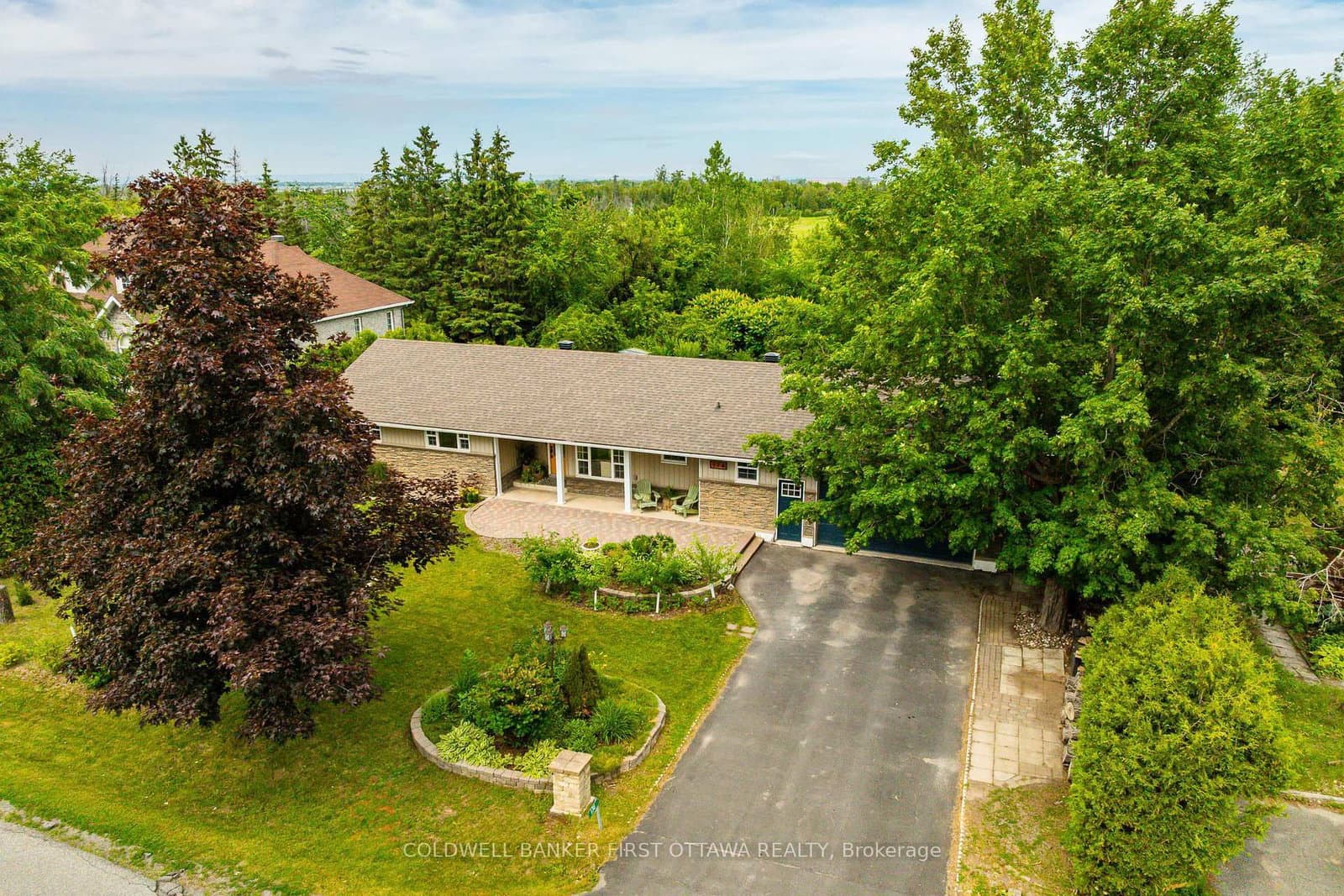 174 Lloydalex Crescent, Carp, ON