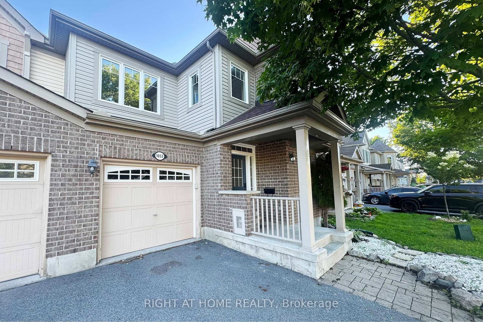 1053 PAMPERO Crescent, Ottawa, ON — photo 2