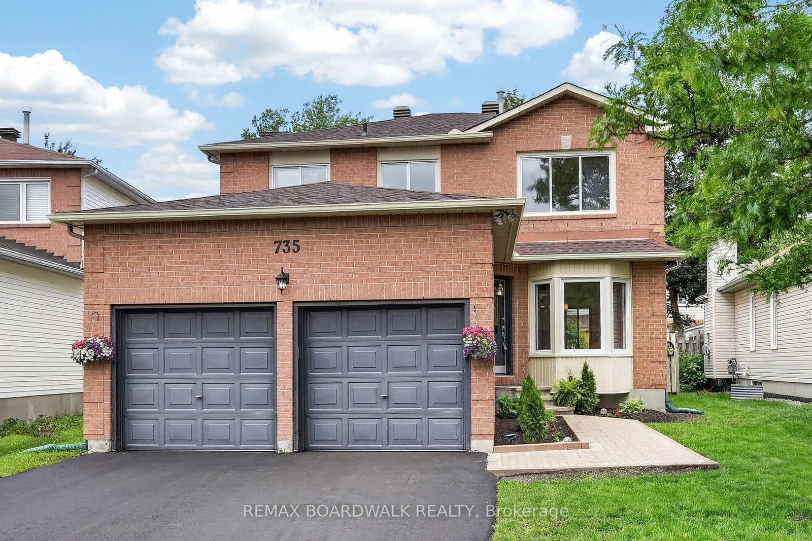 735 Clearcrest Crescent, Ottawa, ON