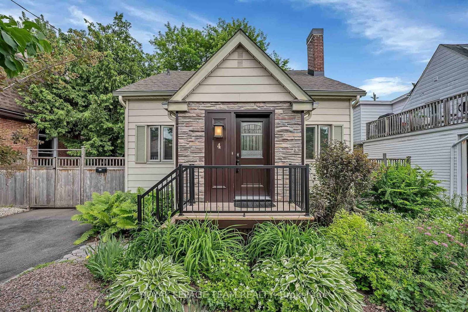 4 Queen Mary Street, Ottawa, ON