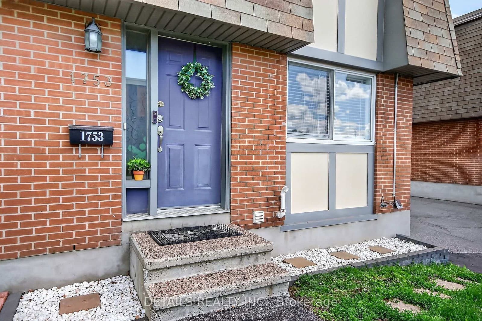 - - 1753 Heatherington Road, Ottawa, ON