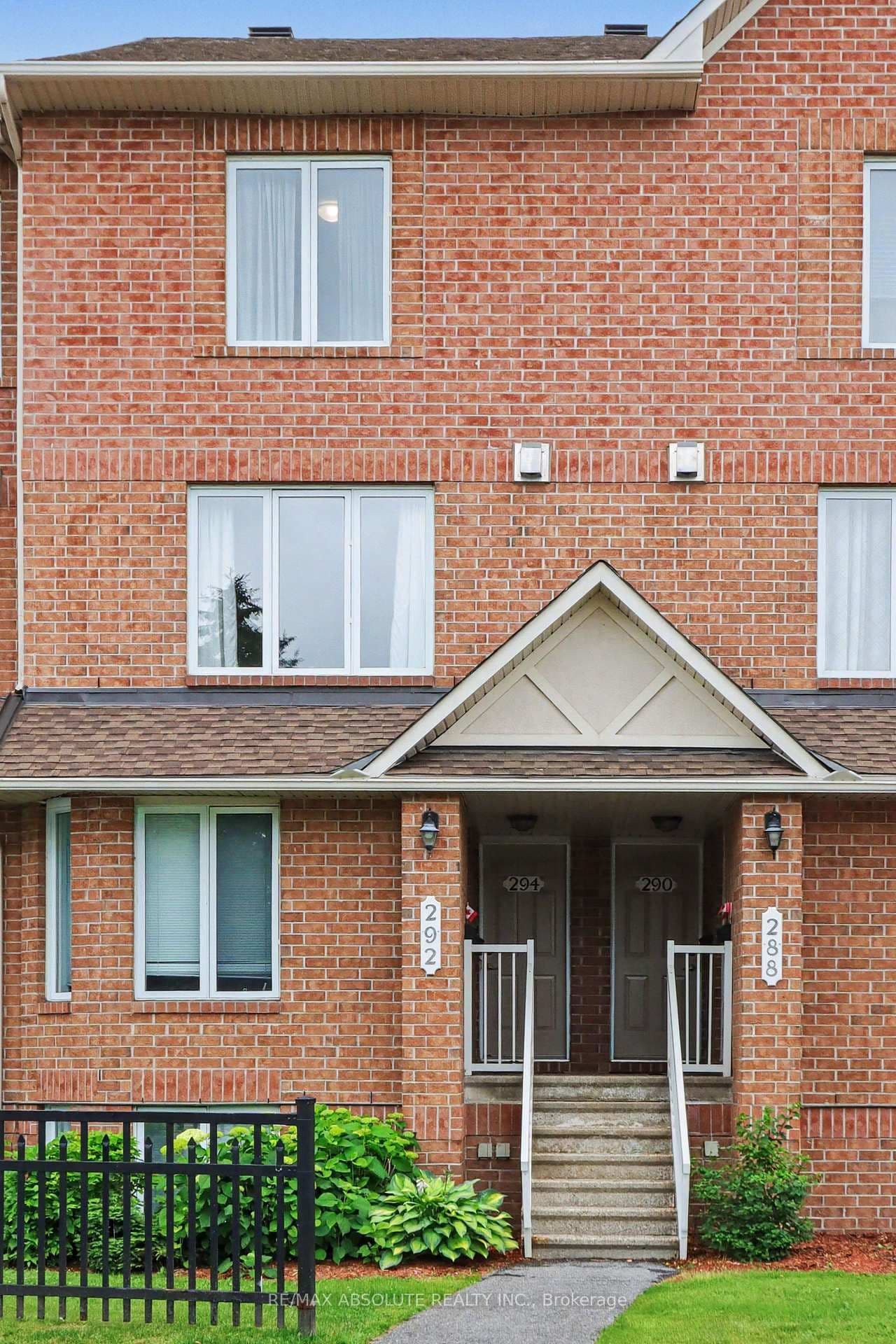 294 Cresthaven Drive, Ottawa, ON