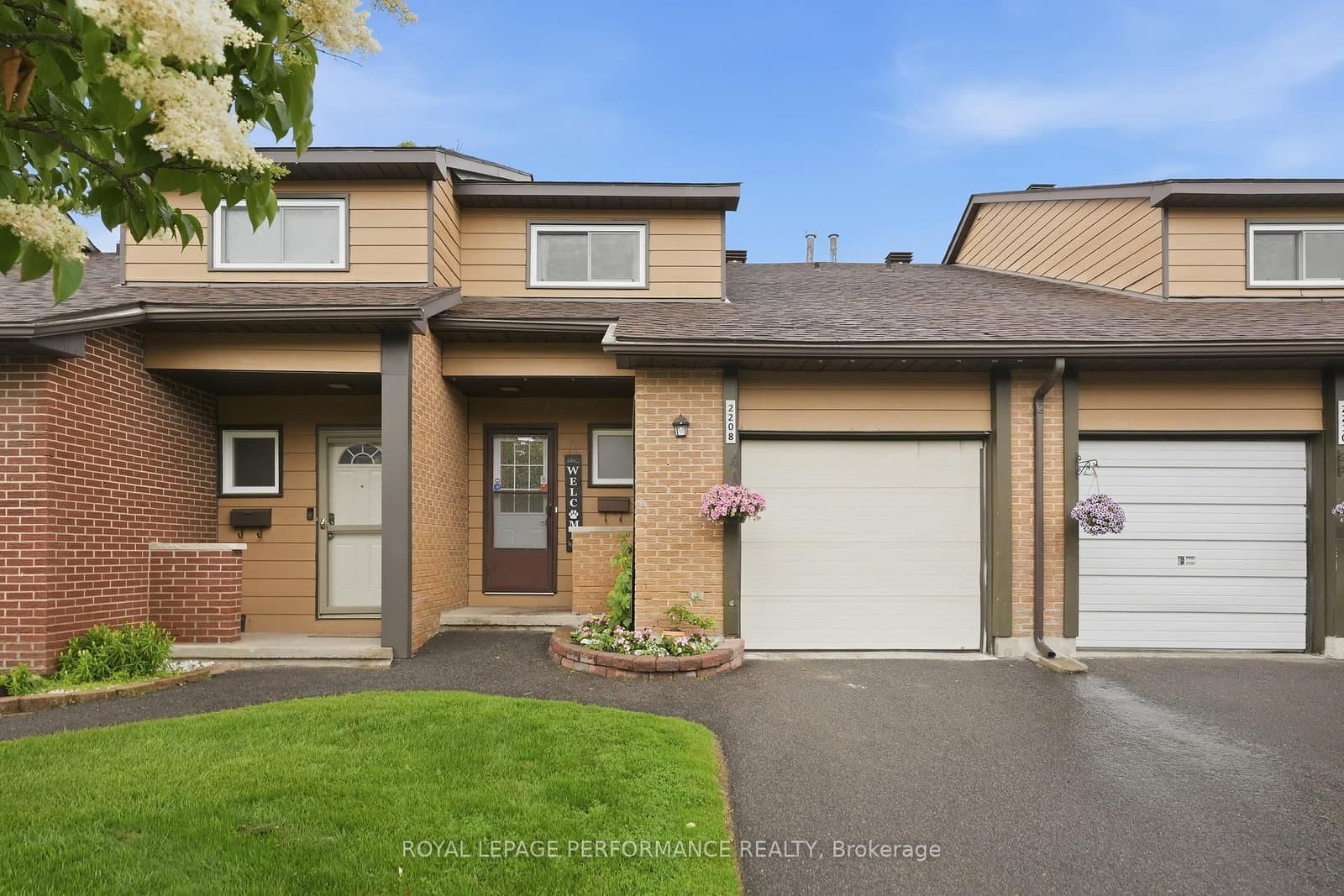 2208 Orient Park Drive, Ottawa, ON — photo 2