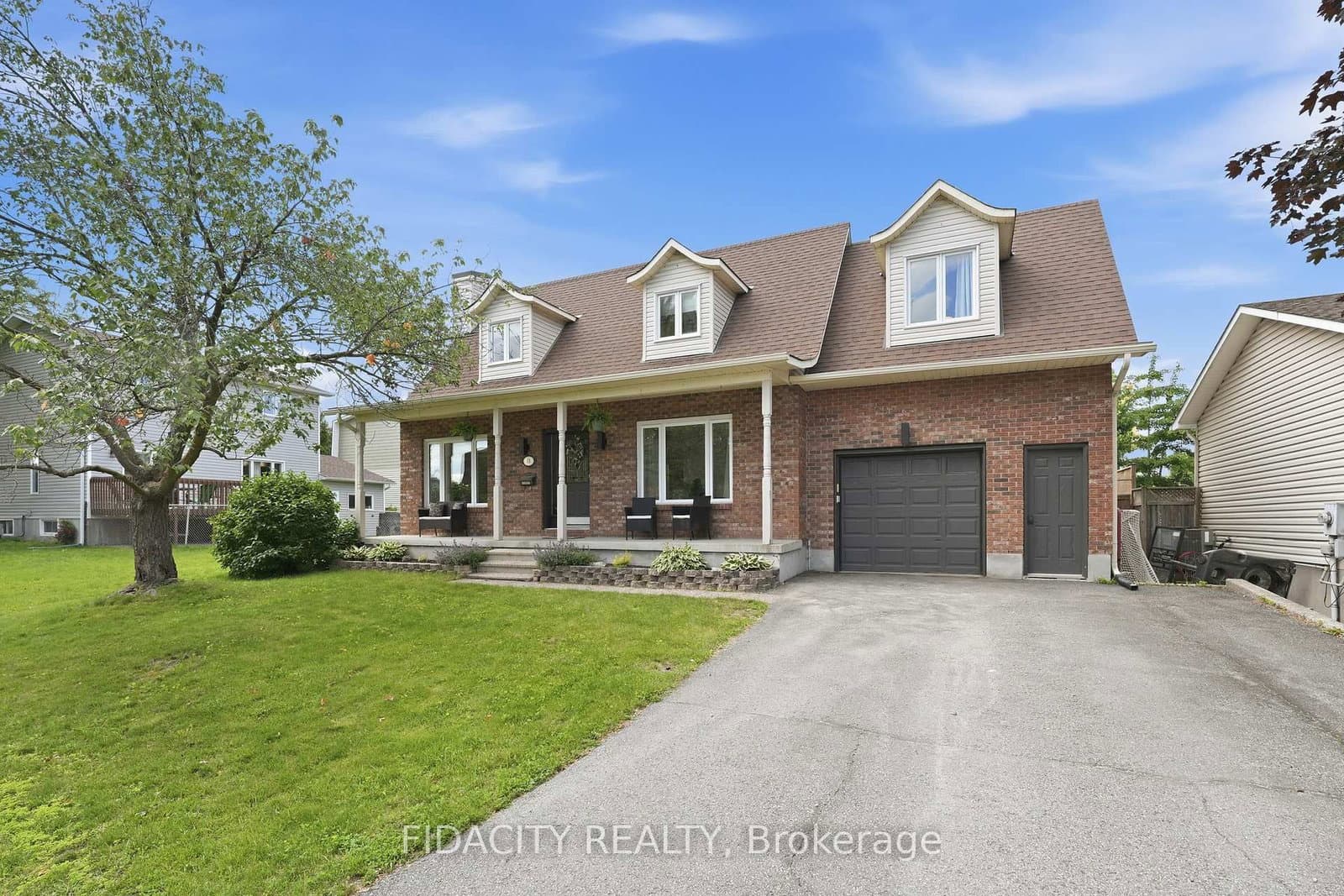 13 Poole Creek Crescent, Stittsville, ON