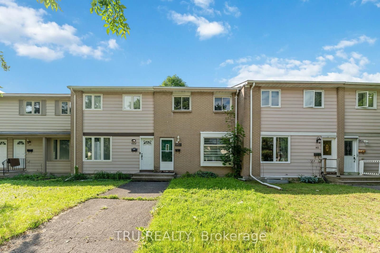 950 Meadowlands Drive, Ottawa, ON