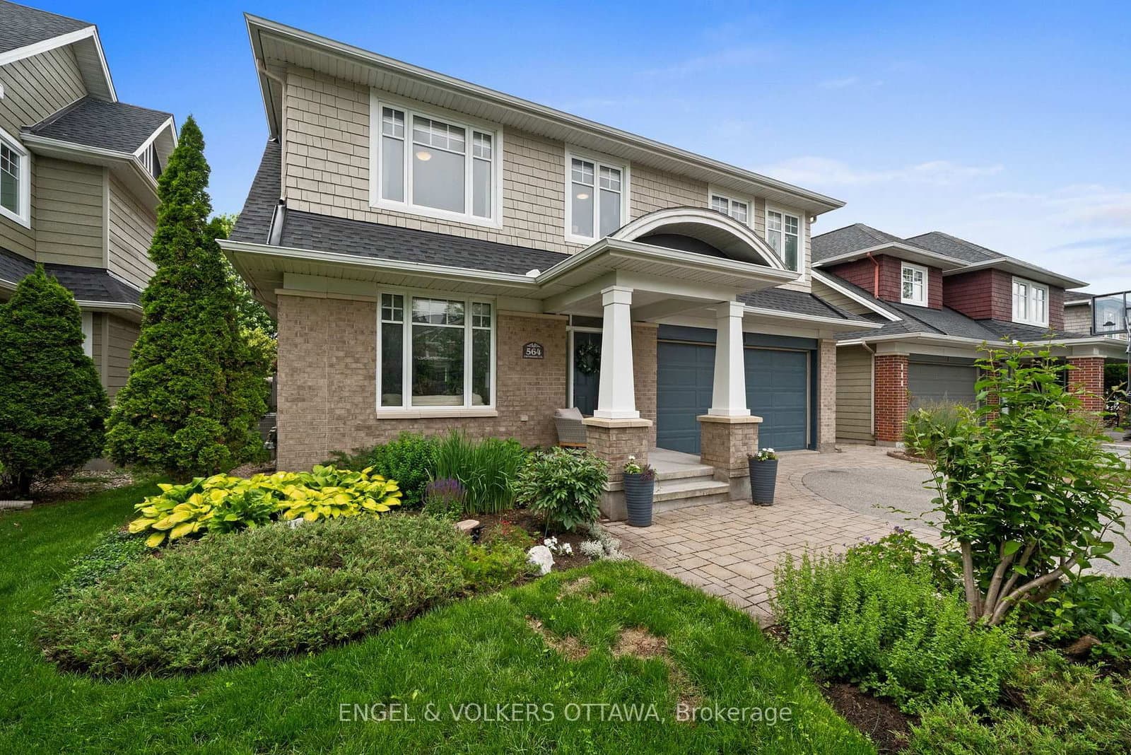 564 Erinwoods Circle, Ottawa, ON — photo 2