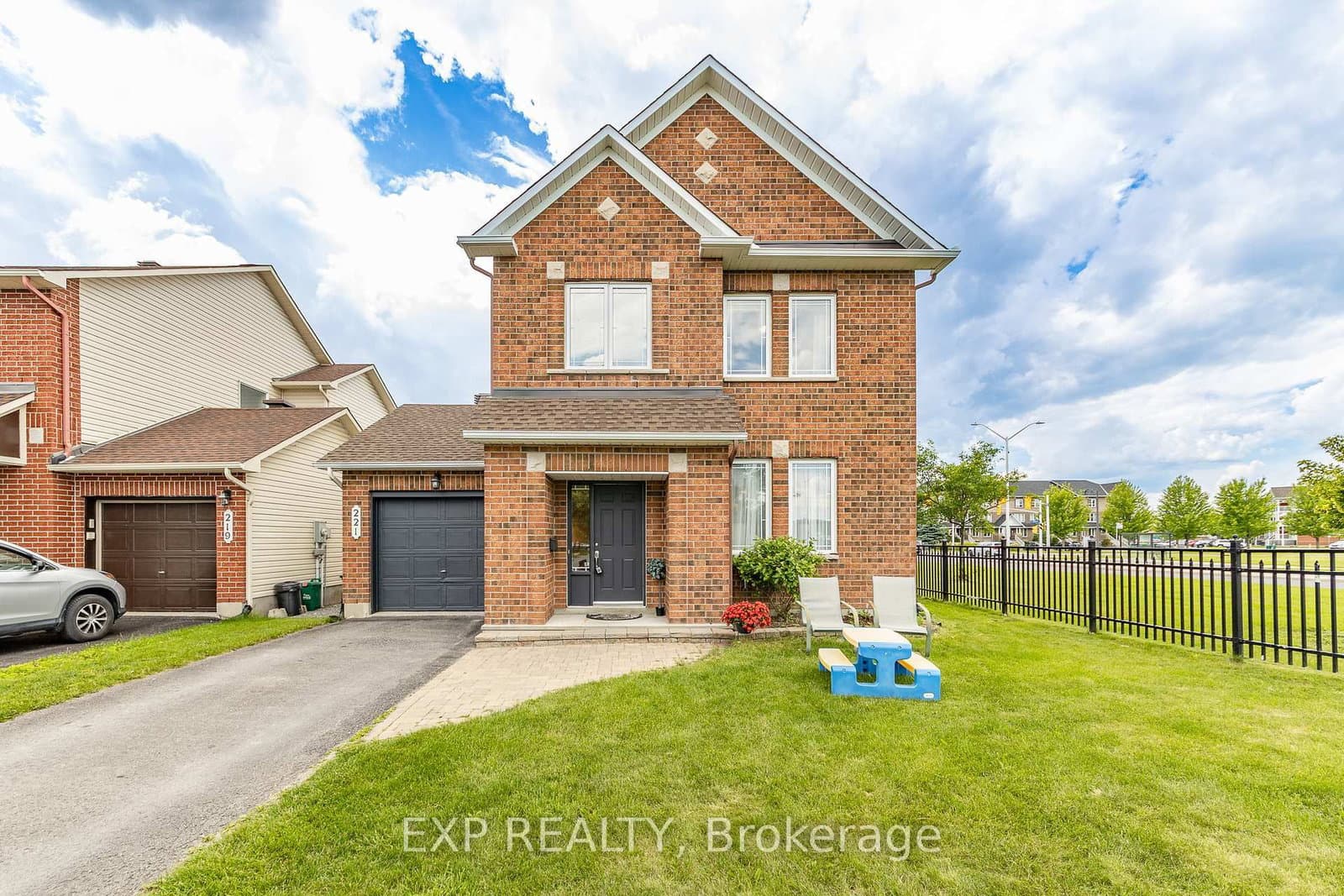221 Northwind Street, Ottawa, ON — photo 2