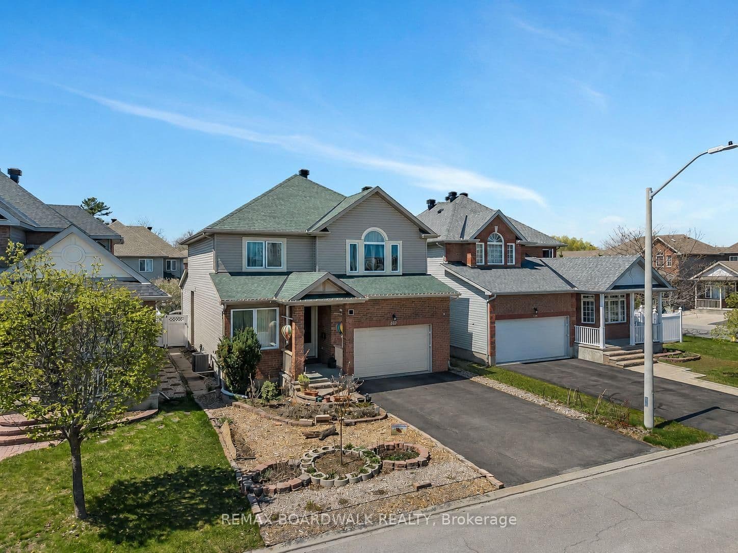 102 Mosswood Court, Ottawa, ON — photo 2