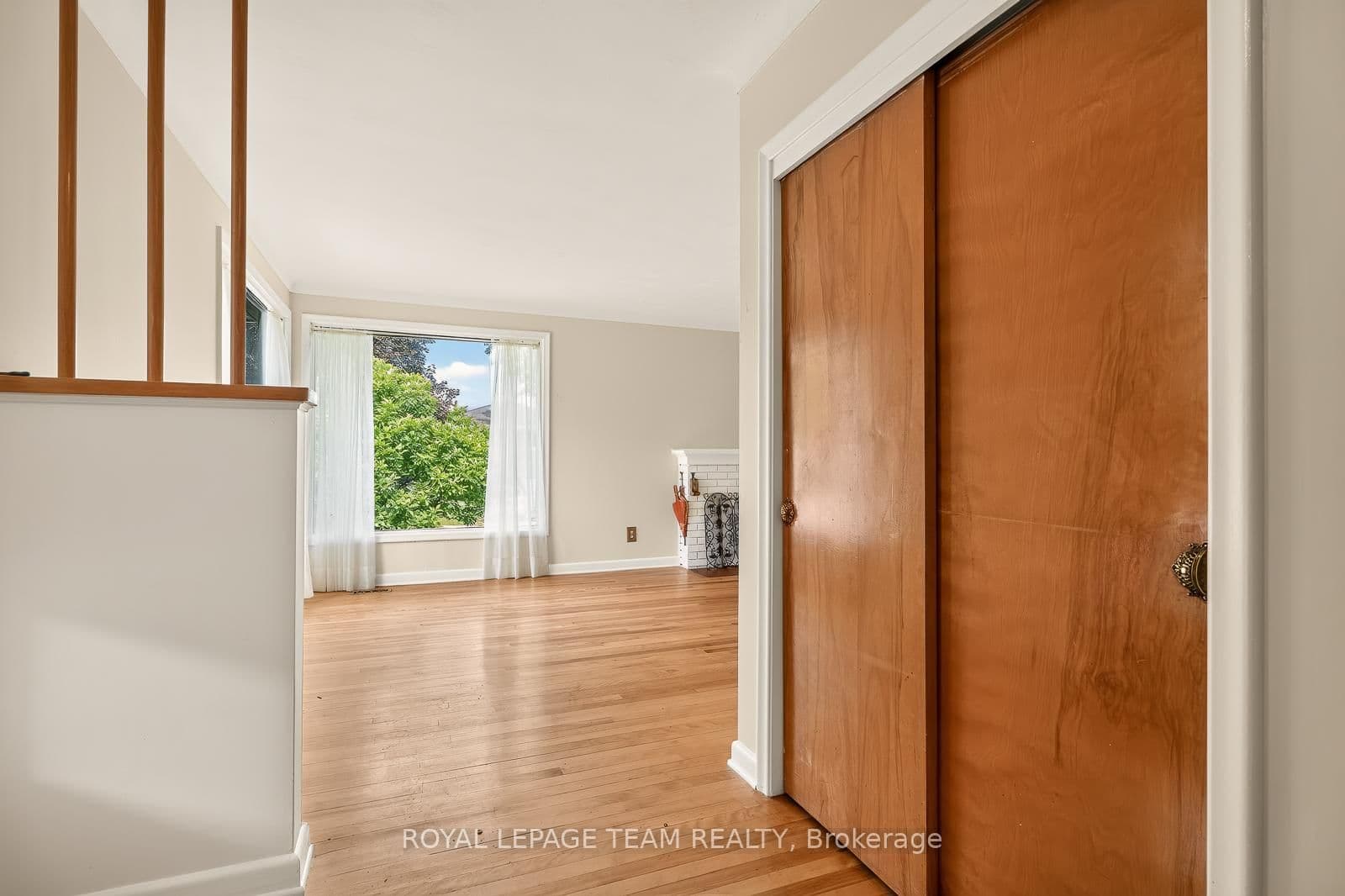 2046 Dorval Avenue, Ottawa, ON — photo 3