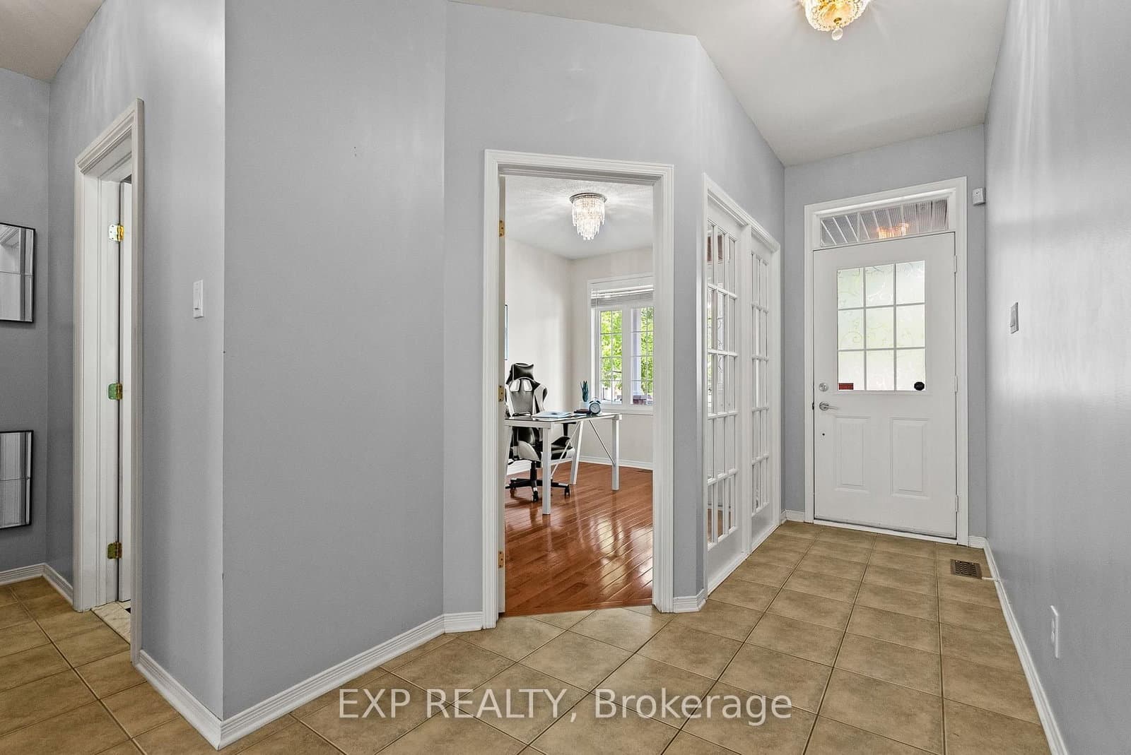 112 Redcliff Avenue, Ottawa, ON — photo 2