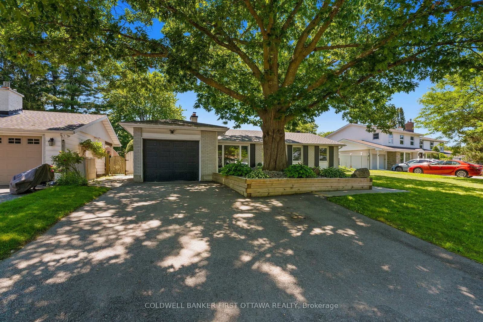 12 Bradgate Drive, Ottawa, ON — photo 2