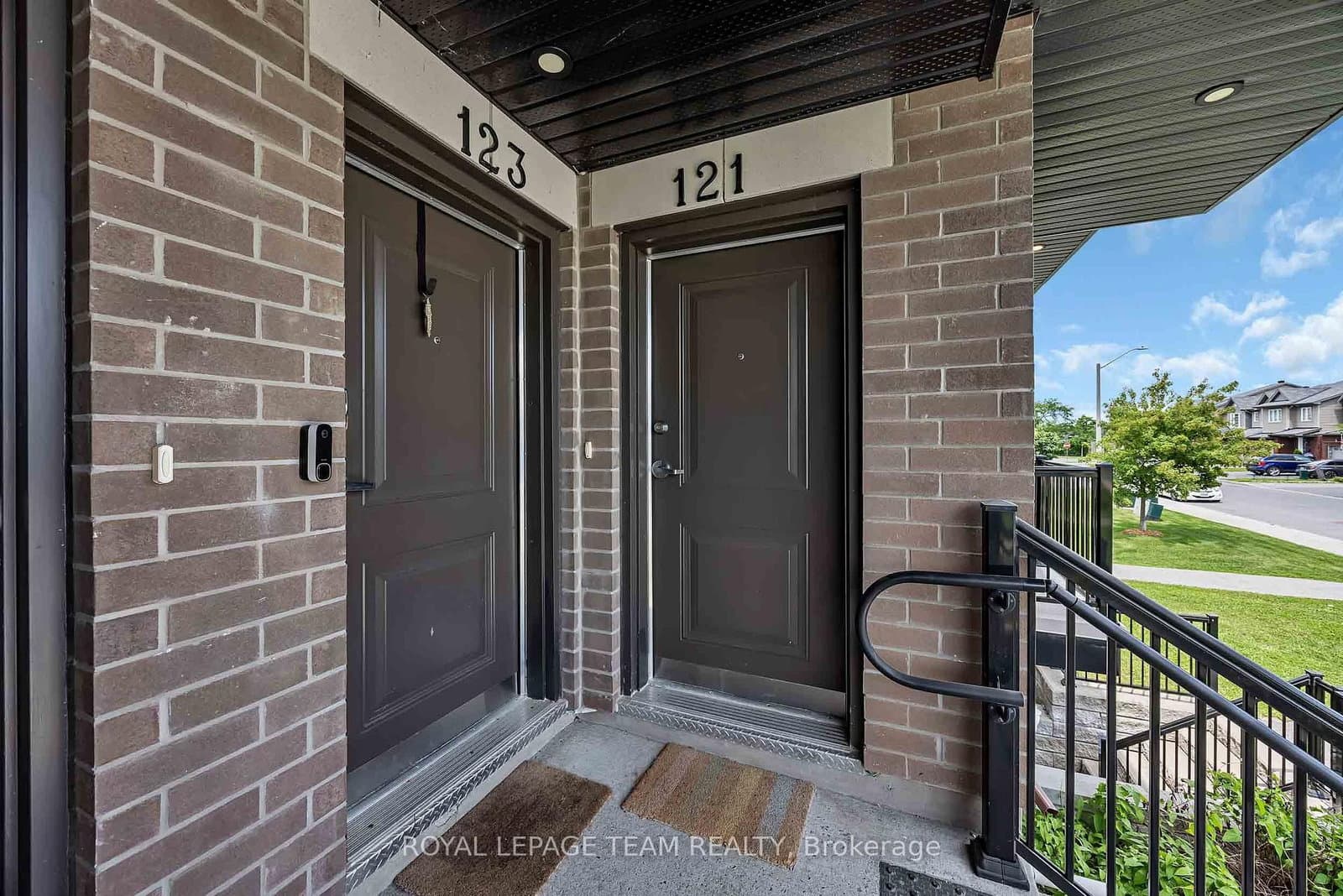 121 Fairweather Street, Ottawa, ON — photo 3