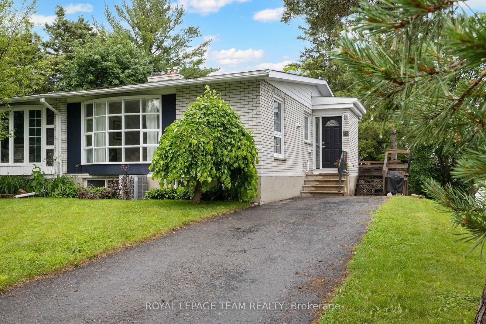 40 Woodmount Crescent, Ottawa, ON
