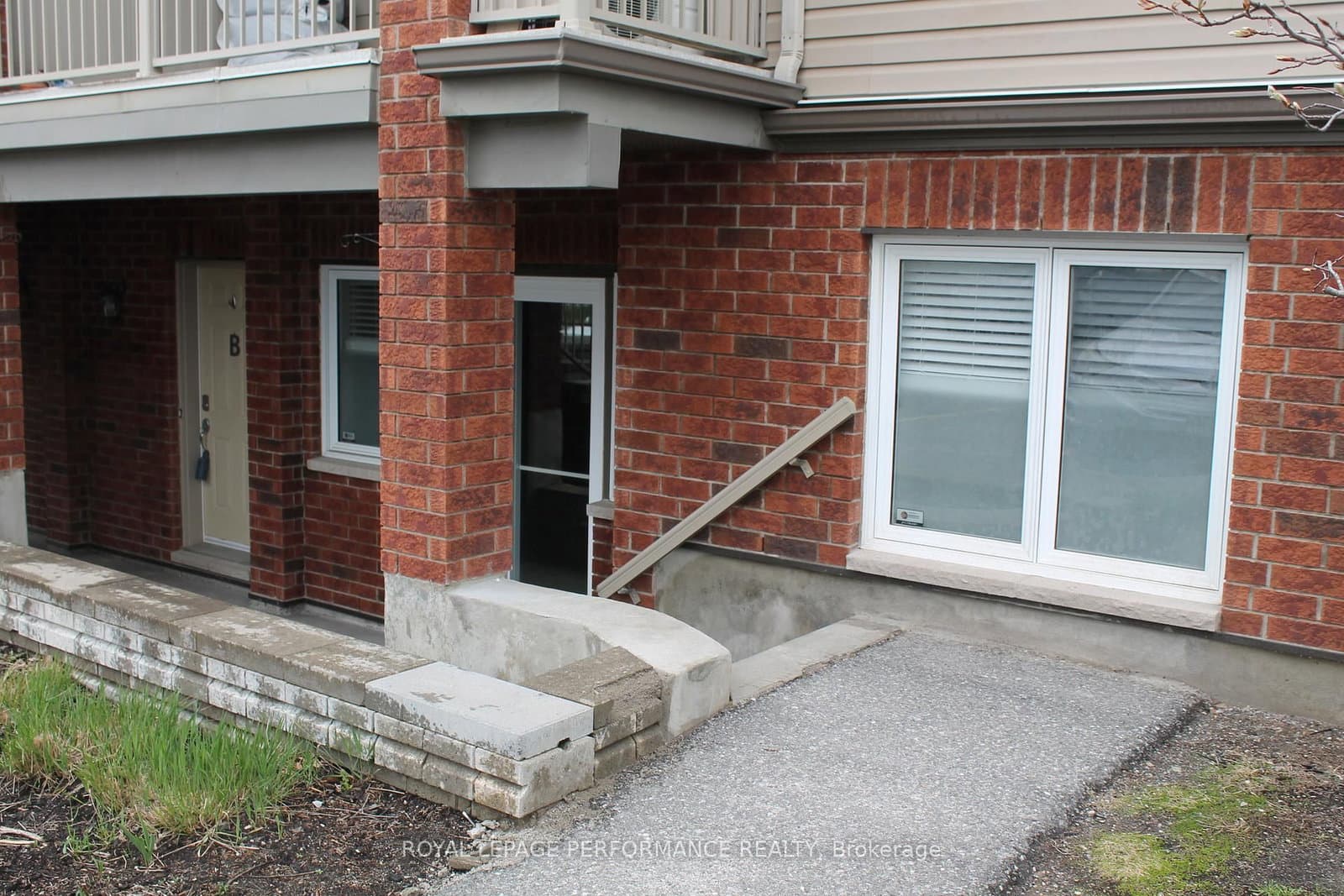 B - 135 Harthill Way, Ottawa, ON — photo 3