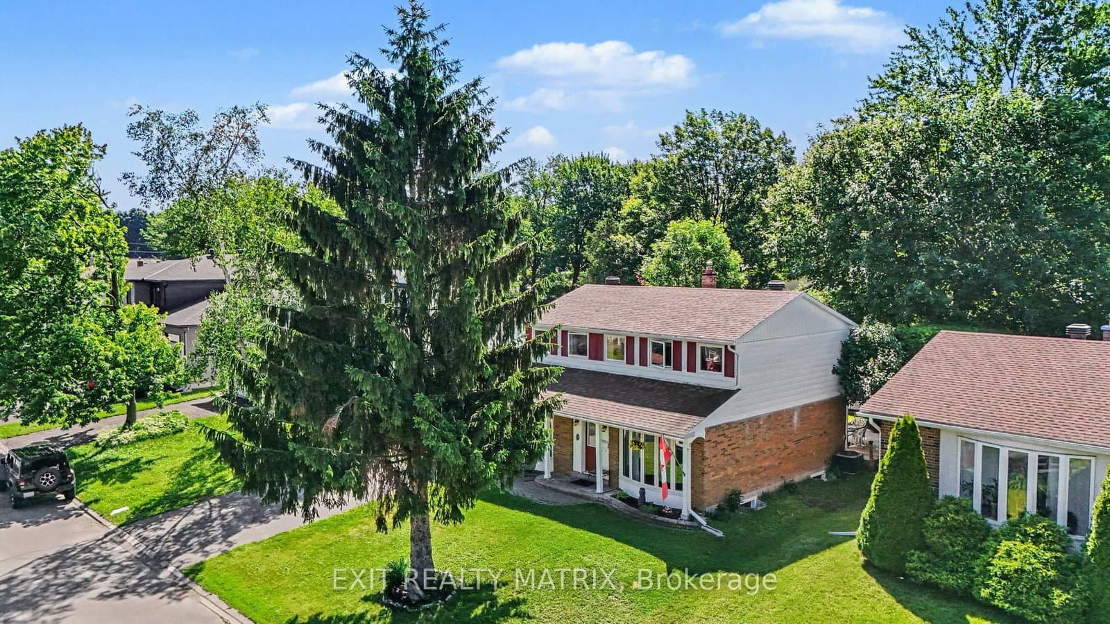 18 Highpark Crescent, Ottawa, ON — photo 2